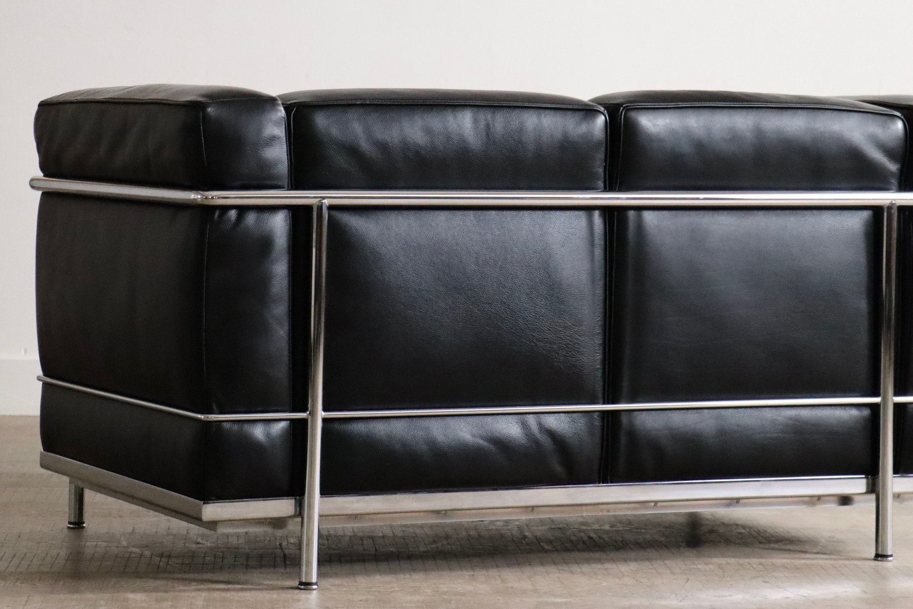 LC2 2-Seater Sofa by Charlotte Perriand and Le Corbusier for Cassina ...