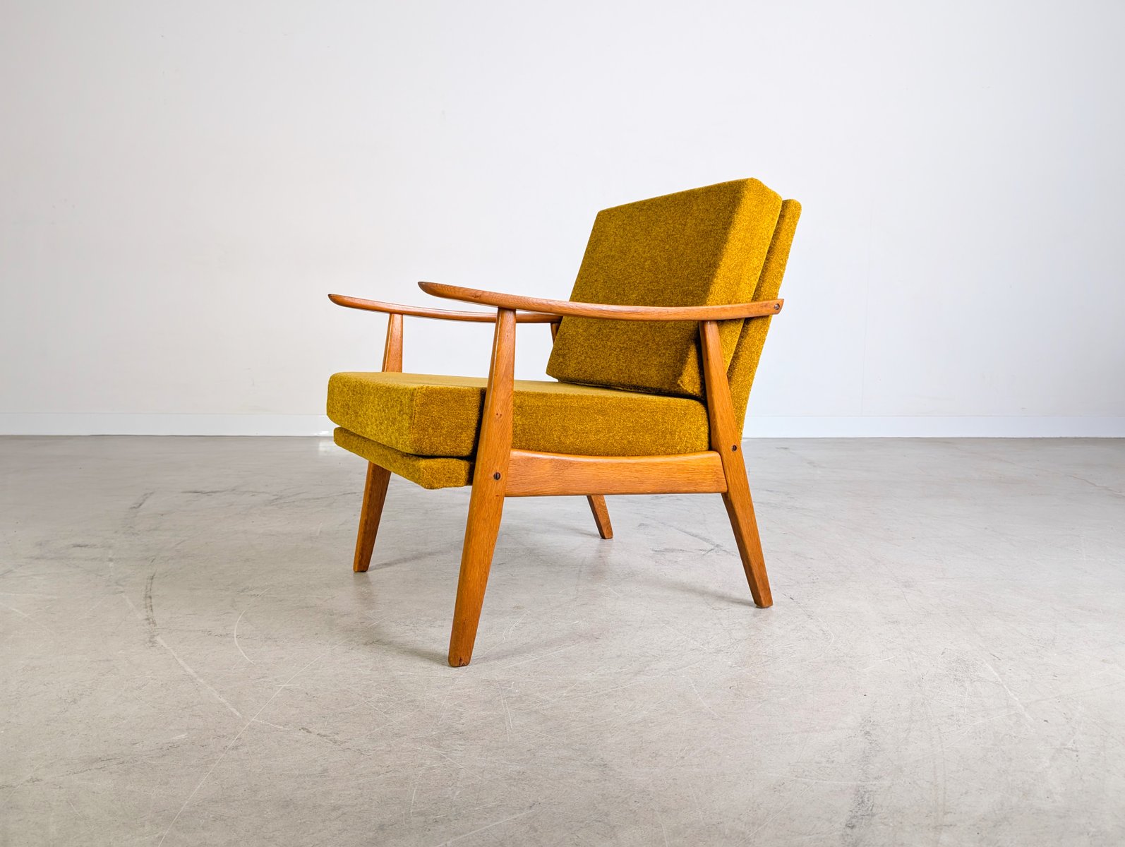 Tucle Mid-Century Modern Tuclé Easy Chair for sale at Pamono