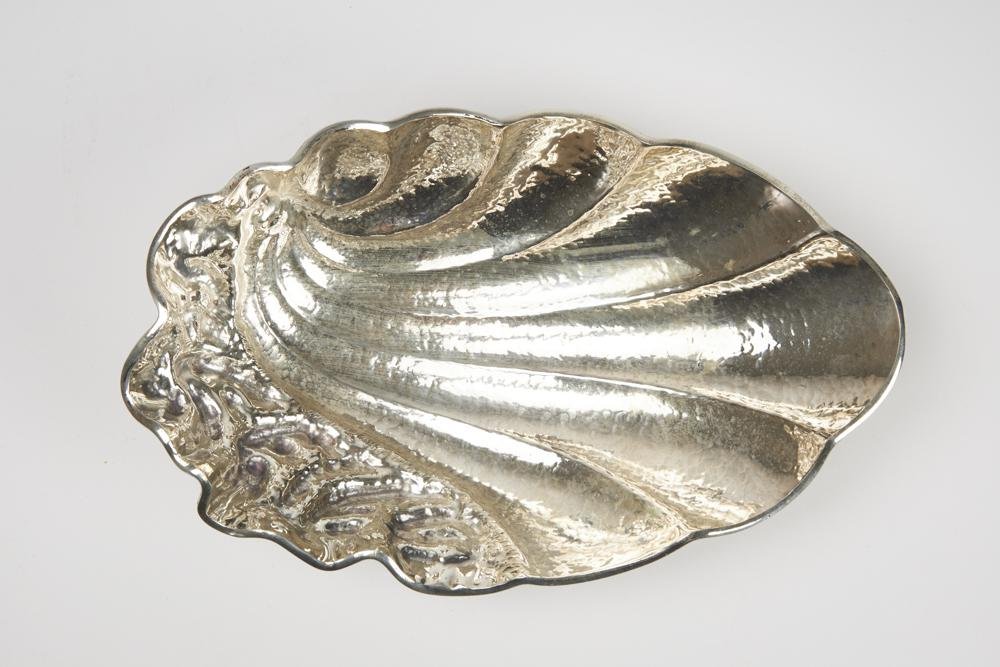 Embossed Silver Centerpiece in the Shape of a Shell from Arrigo Finzi ...