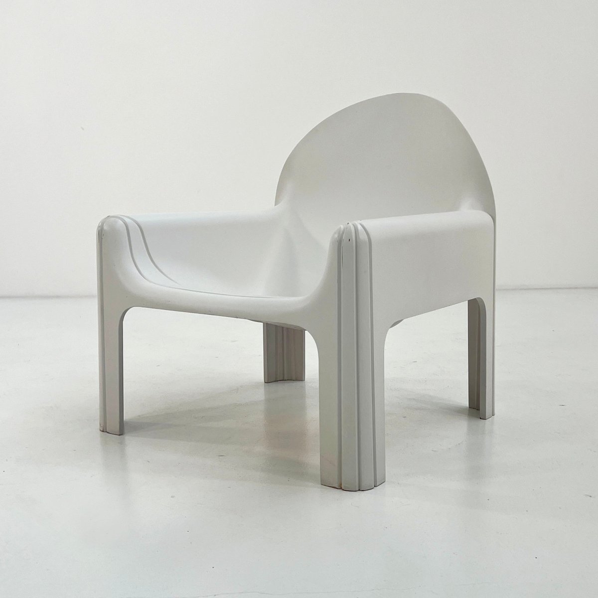 White Model 4794 Lounge Chair By Gae Aulenti For Kartell 1970s For white-model-4794-lounge-chair-by-gae-aulenti-for-kartell-1970s-for