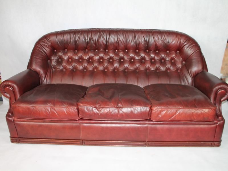 Vintage English Leather Chesterfield Living Room Set 1950s For Vintage English Leather Chesterfield Living Room Set 1950s