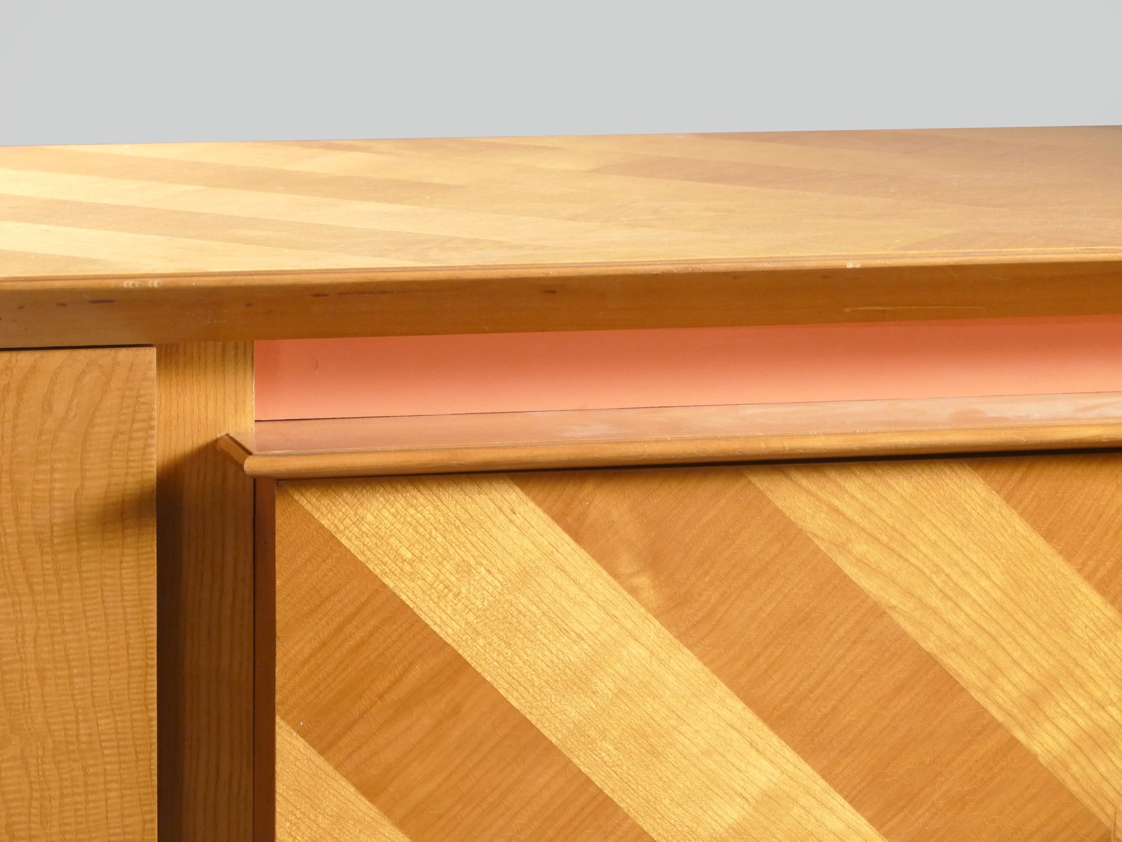 Credenza grande modernista in ciliegio, anni '50 in vendita su Pamono