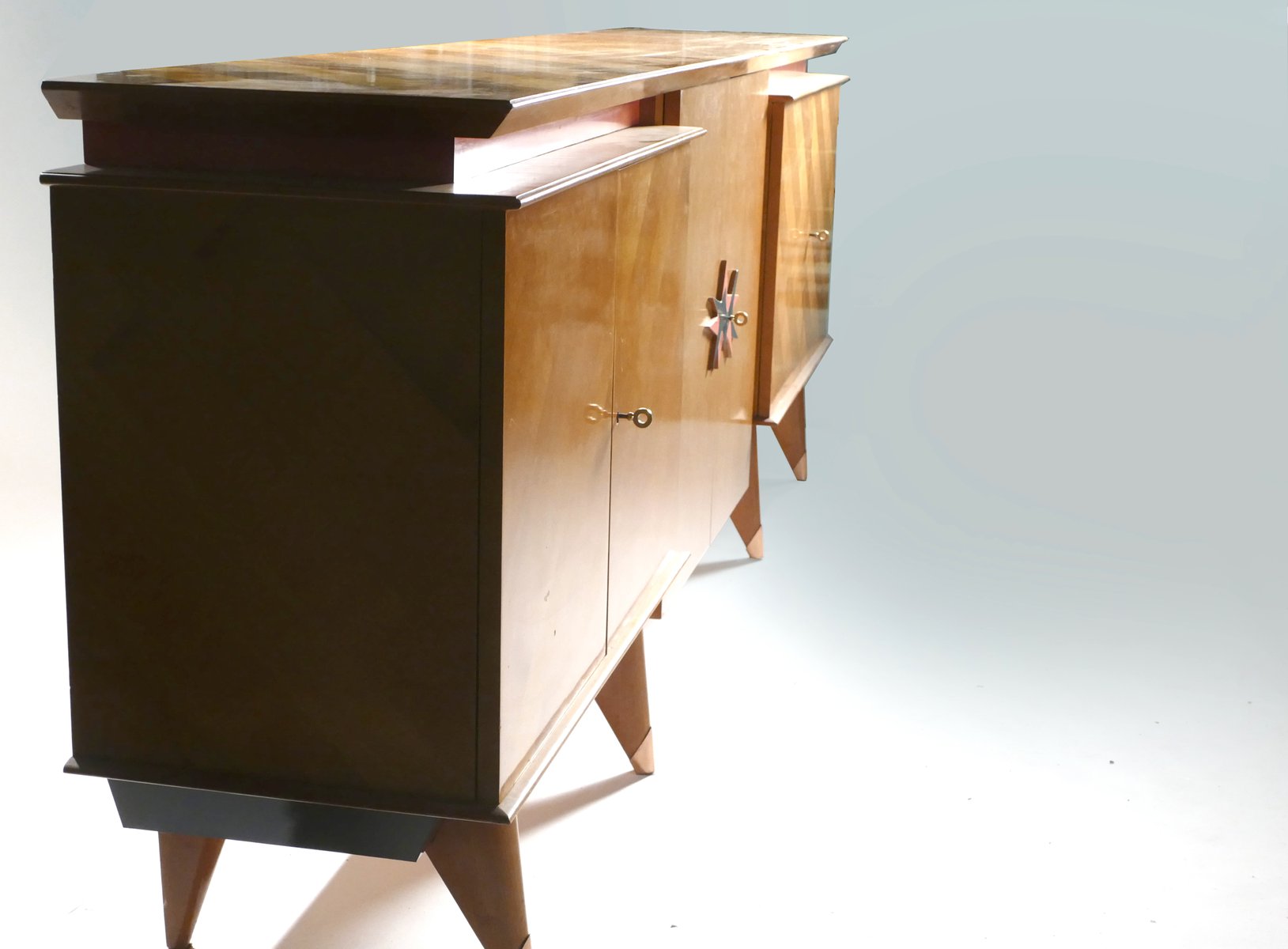 Credenza grande modernista in ciliegio, anni '50 in vendita su Pamono