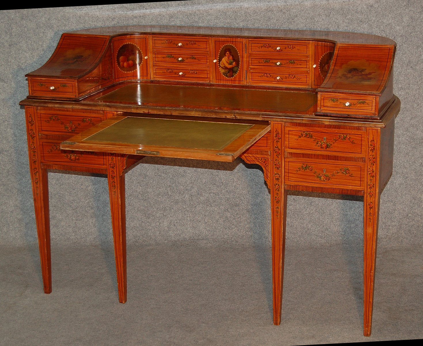 Antique English Carlton House Desk From Maple Et Compagny For Sale Antique English Carlton House Desk from Maple et Compagny - Antique English Carlton House Desk From Maple Et Compagny For Sale