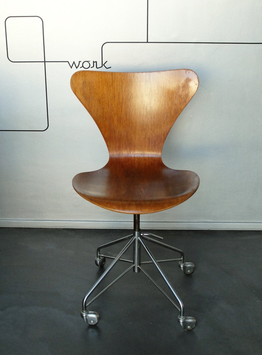 Vintage 3117 Office Swivel Chair By Arne Jacobsen For Fritz Hansen Vintage 3117 Office Swivel Chair By Arne Jacobsen For Fritz Hansen 1969
