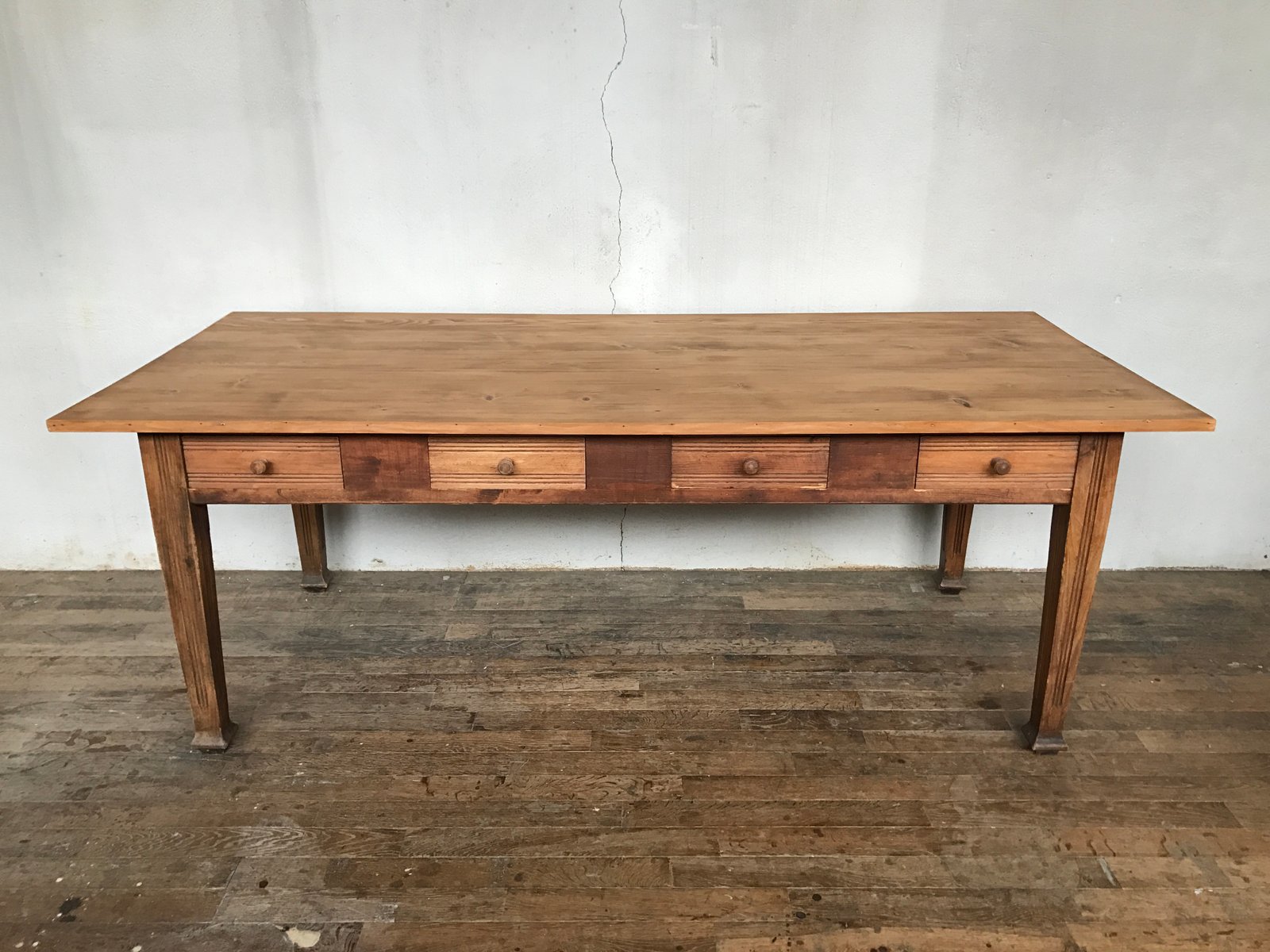 Mesa de comedor antigua en venta en Pamono Mesa de comedor antigua en venta en Pamono