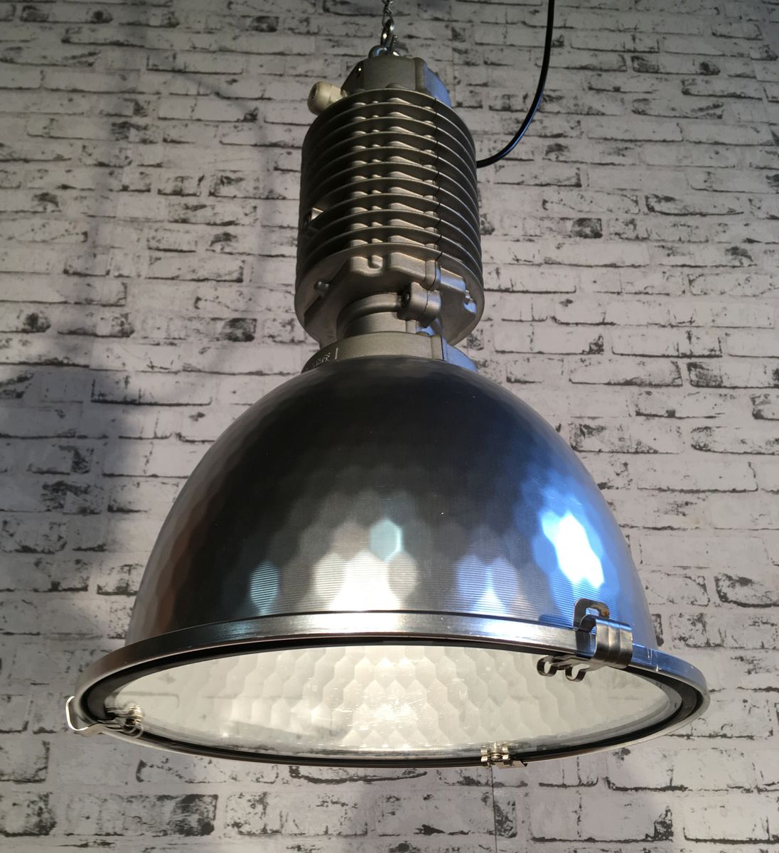 Lampe à Suspension Industrielle D Usine Par Charles Keller For Zumtobel Staff 1990s En Vente