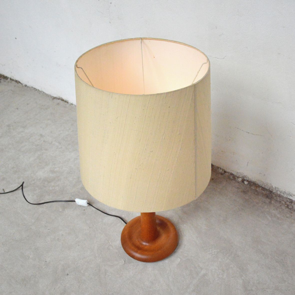 Danish Teak Table Lamp From Dyrlund 1960s For At Pamono Danish Teak Table Lamp From Dyrlund 1960s