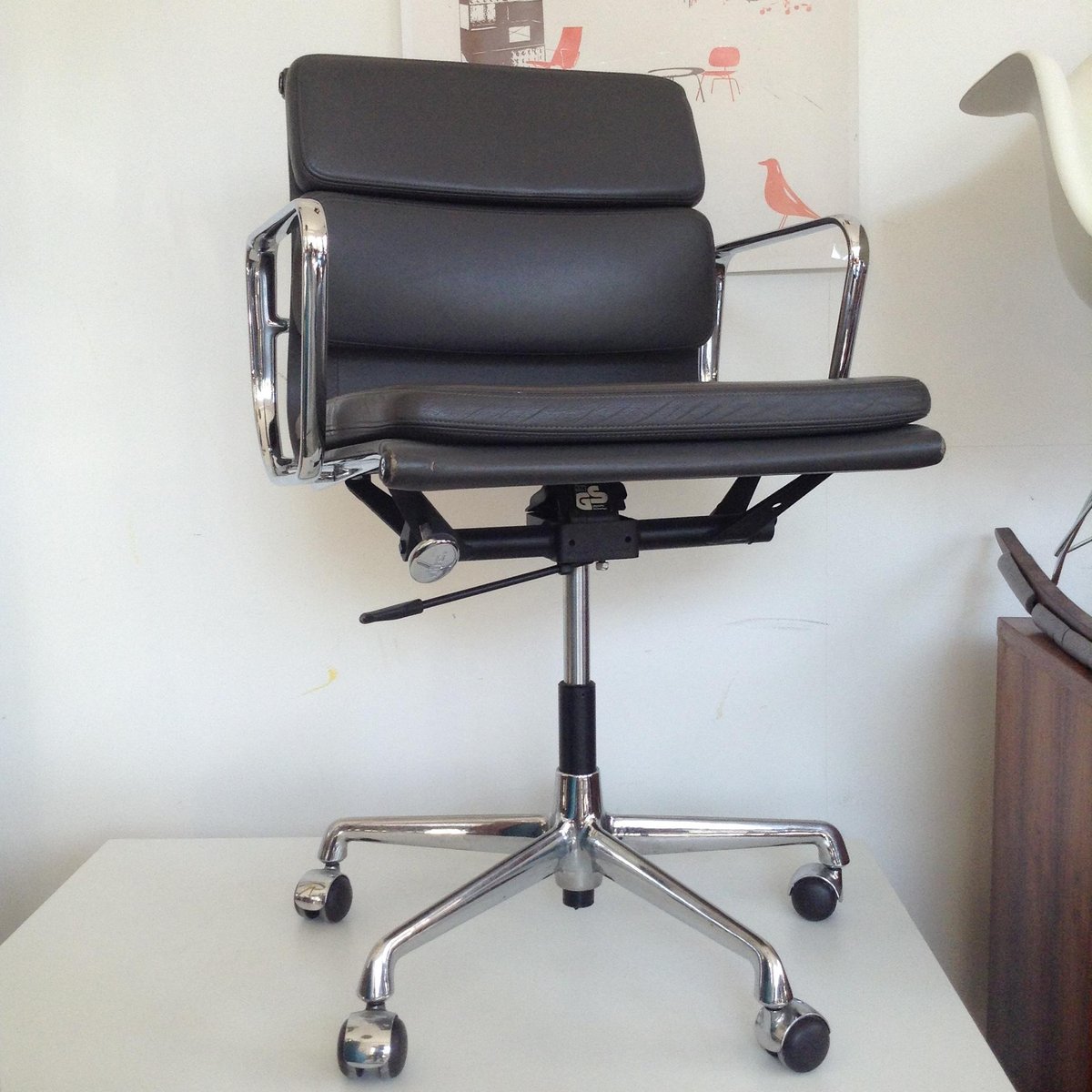 Vintage Leather Ea 217 Soft Pad Chair By Charles Ray Eames For Vintage Leather Ea 217 Soft Pad Chair By Charles Ray Eames
