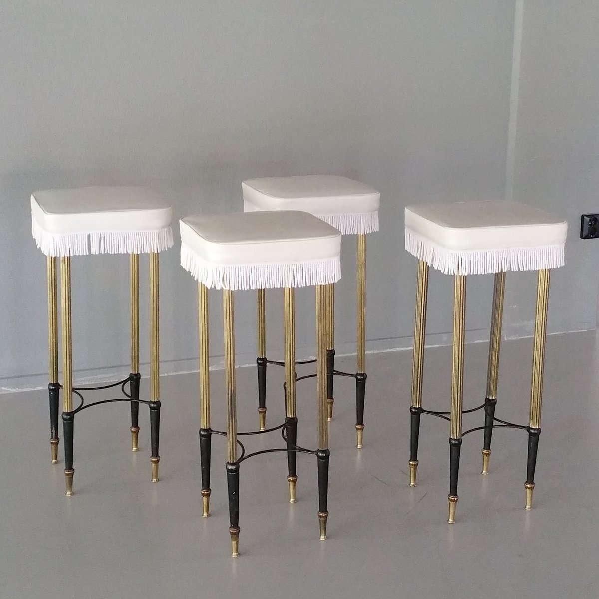 Hollywood Regency Bar Stools 1950s Set Of 4 For At Pamono Hollywood Regency Bar Stools 1950s Set Of 4