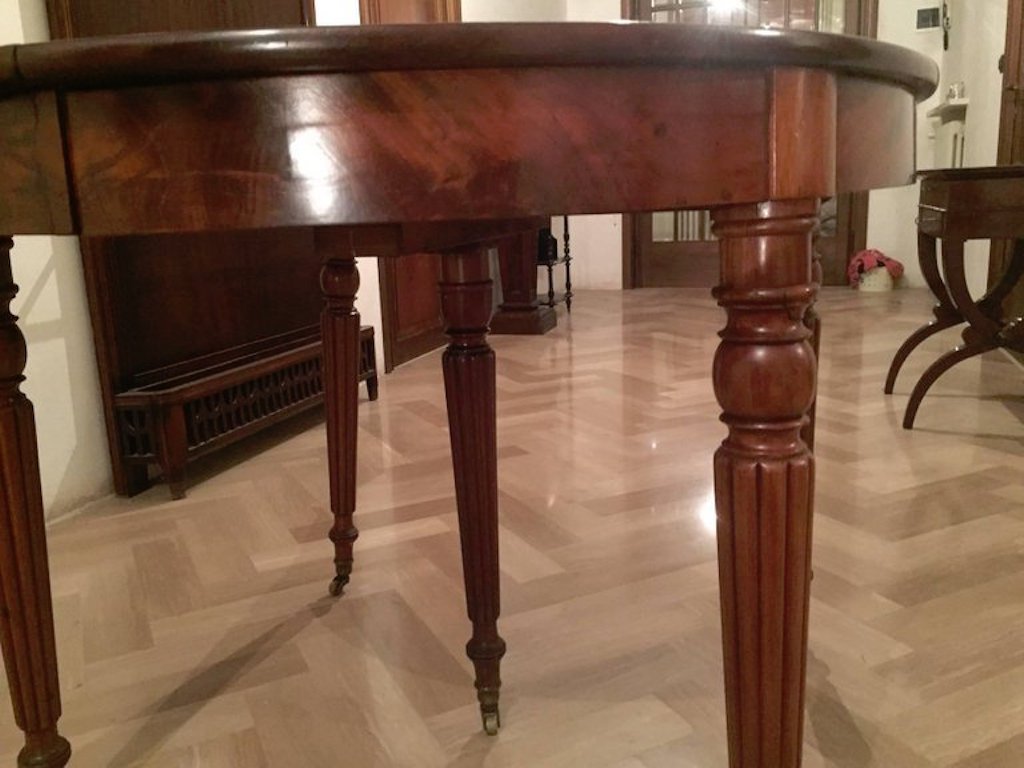 Table de Salle à Manger Antique en Acajou par Louis Philippe, France ... Table de Salle à Manger Antique en Acajou par Louis Philippe, France ...