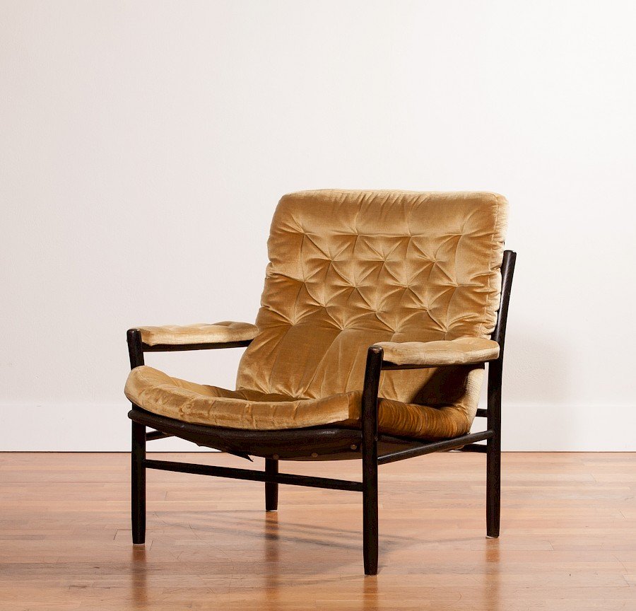 Goldener Sessel