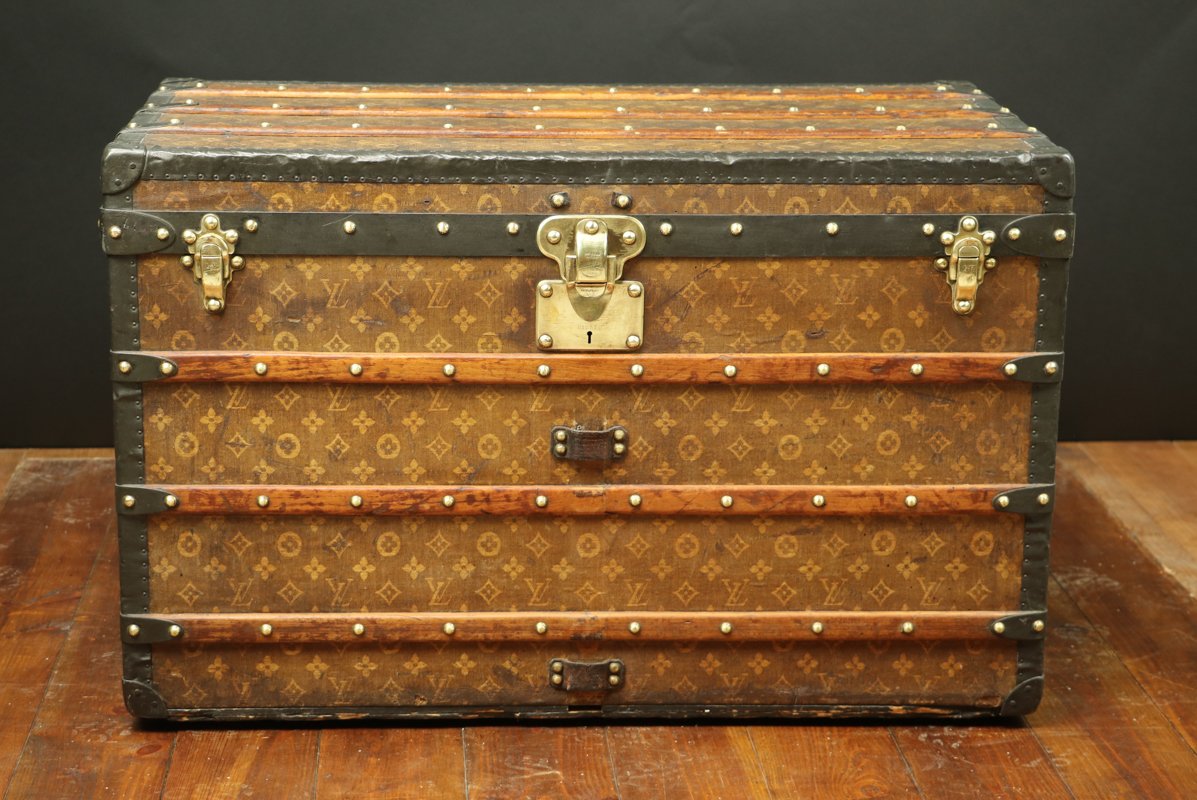 Antique Steamer Monogram Trunk with Woven Canvas from Louis Vuitton, 1900s for sale at Pamono