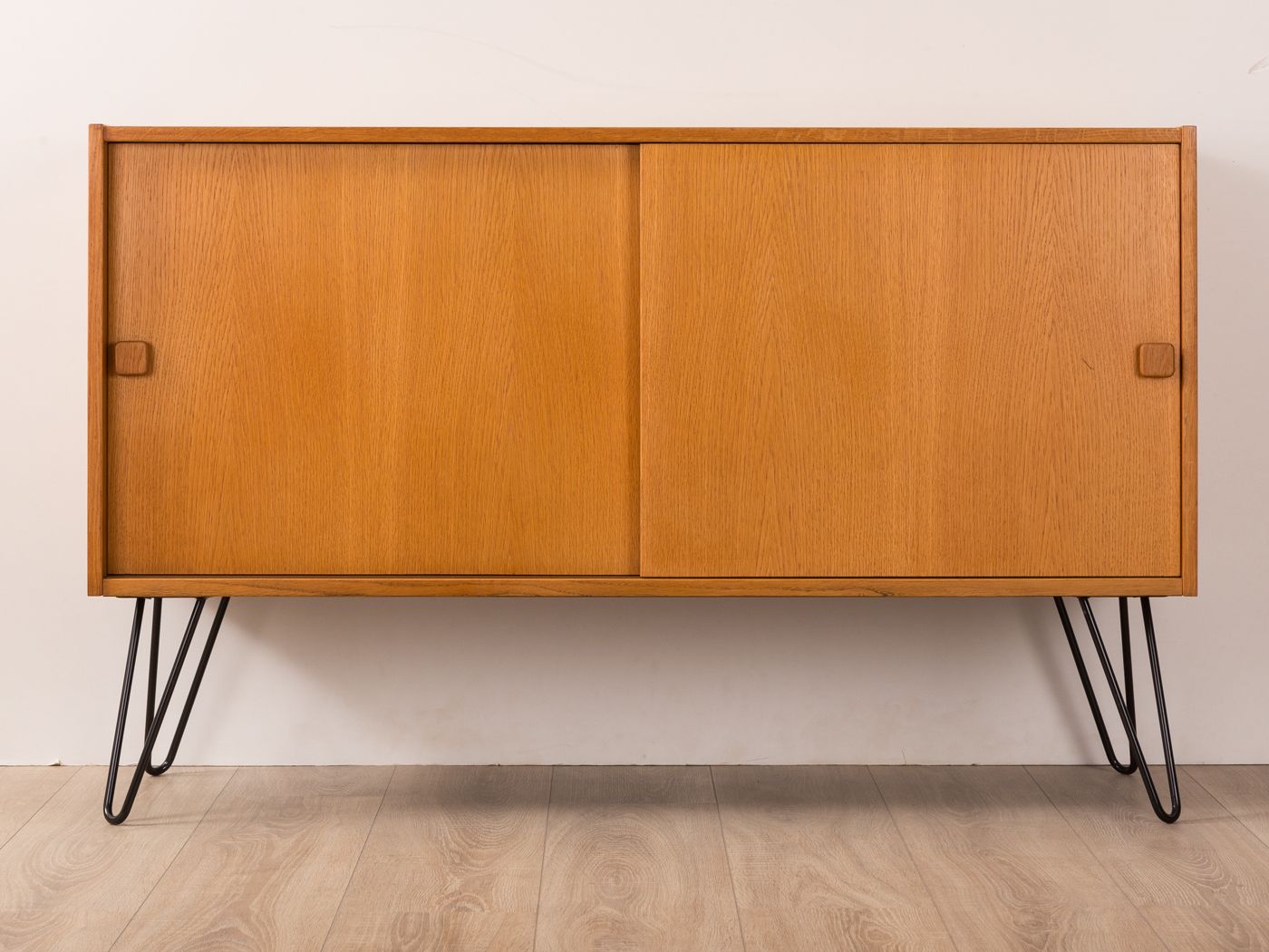 Credenza, anni \'60 in vendita su Pamono Credenza, anni \'60 in vendita su Pamono