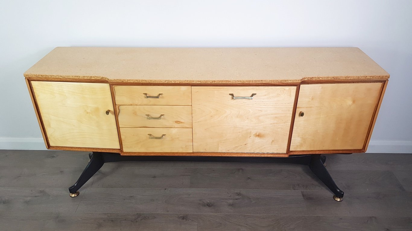 Credenza sverniciata di Stonehill, anni '60 in vendita su Pamono
