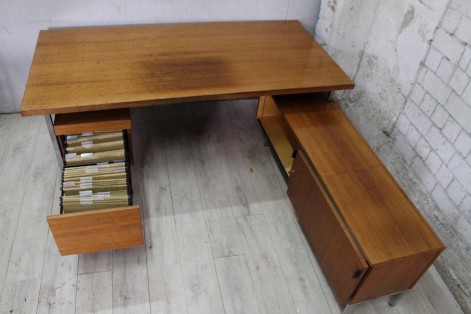 Deutscher Eck-Schreibtisch, 1970er bei Pamono kaufen