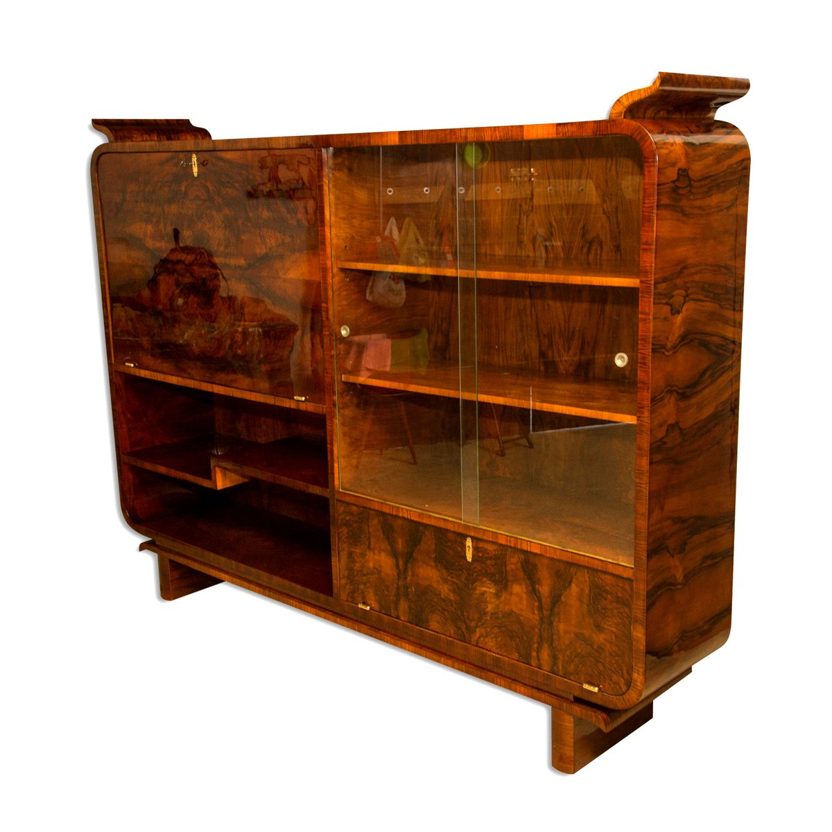 Böhmischer Art Deco Nussholz Bibliotheksschrank, 1930er bei Pamono kaufen