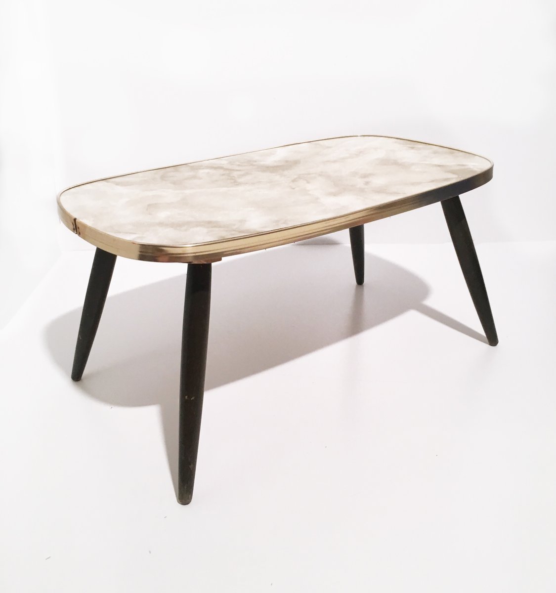 Small Kidney Shaped Table 1950s For At Pamono Small Kidney Shaped Table 1950s
