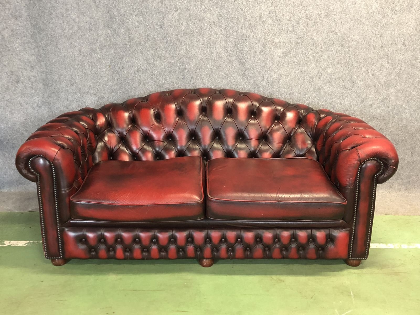 Three Seater Red Chesterfield Sofa 1970s For At Pamono Three Seater Red Chesterfield Sofa 1970s