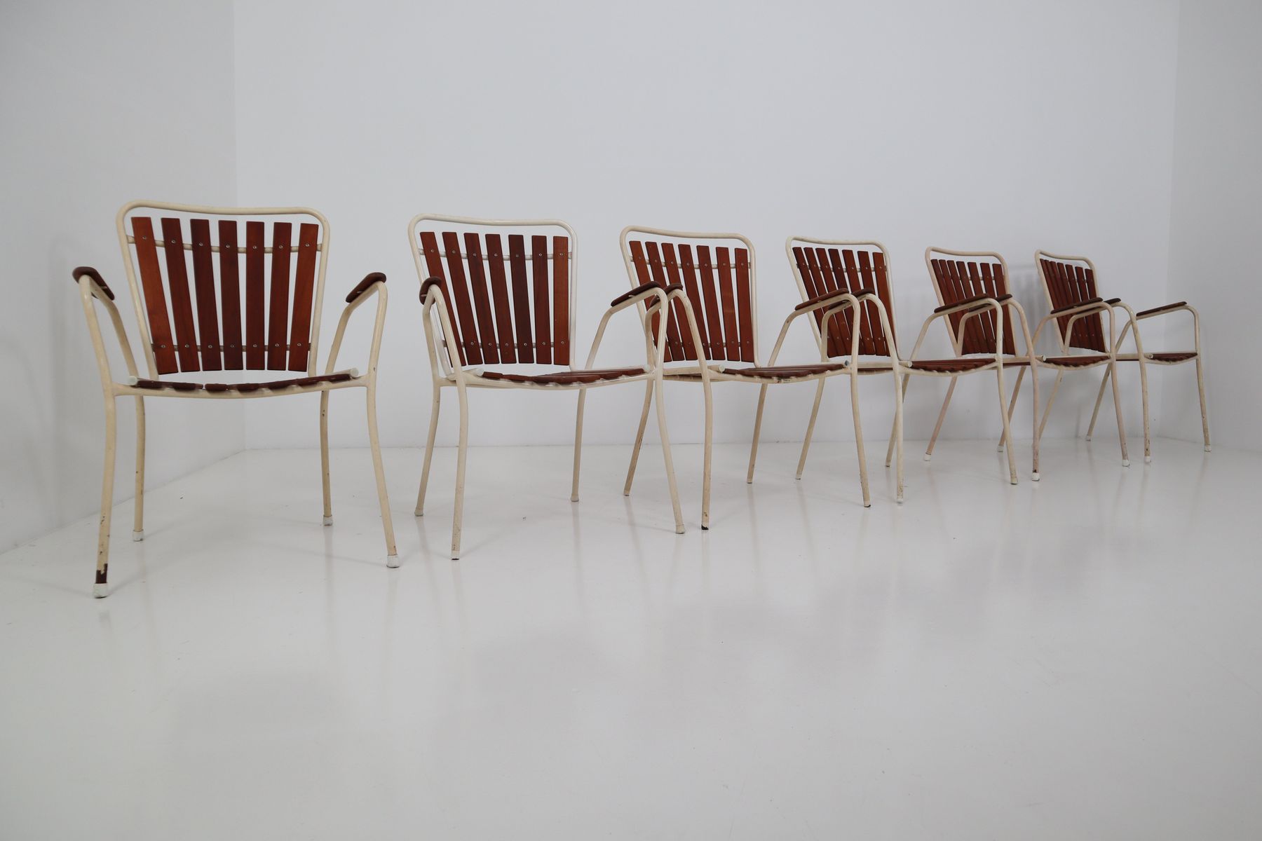Mid Century Garden Patio Chairs 1970s Set Of 6 Bei Pamono Kaufen