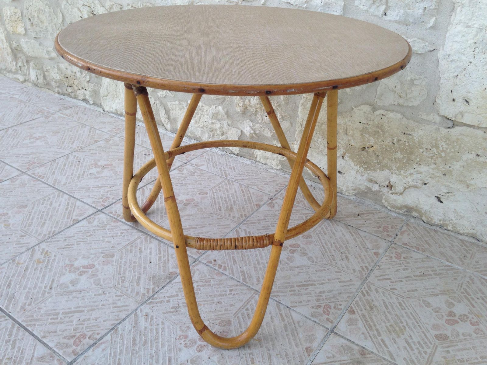 Vintage Round Bamboo Rattan Coffee Table For At Pamono Vintage Round Bamboo Rattan Coffee Table 12 437 00 Per Piece