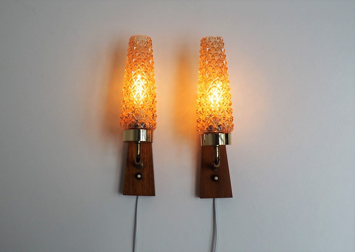 Danische Wandlampen Aus Holz Mit Glasschirmen 1950er 2er Set Bei