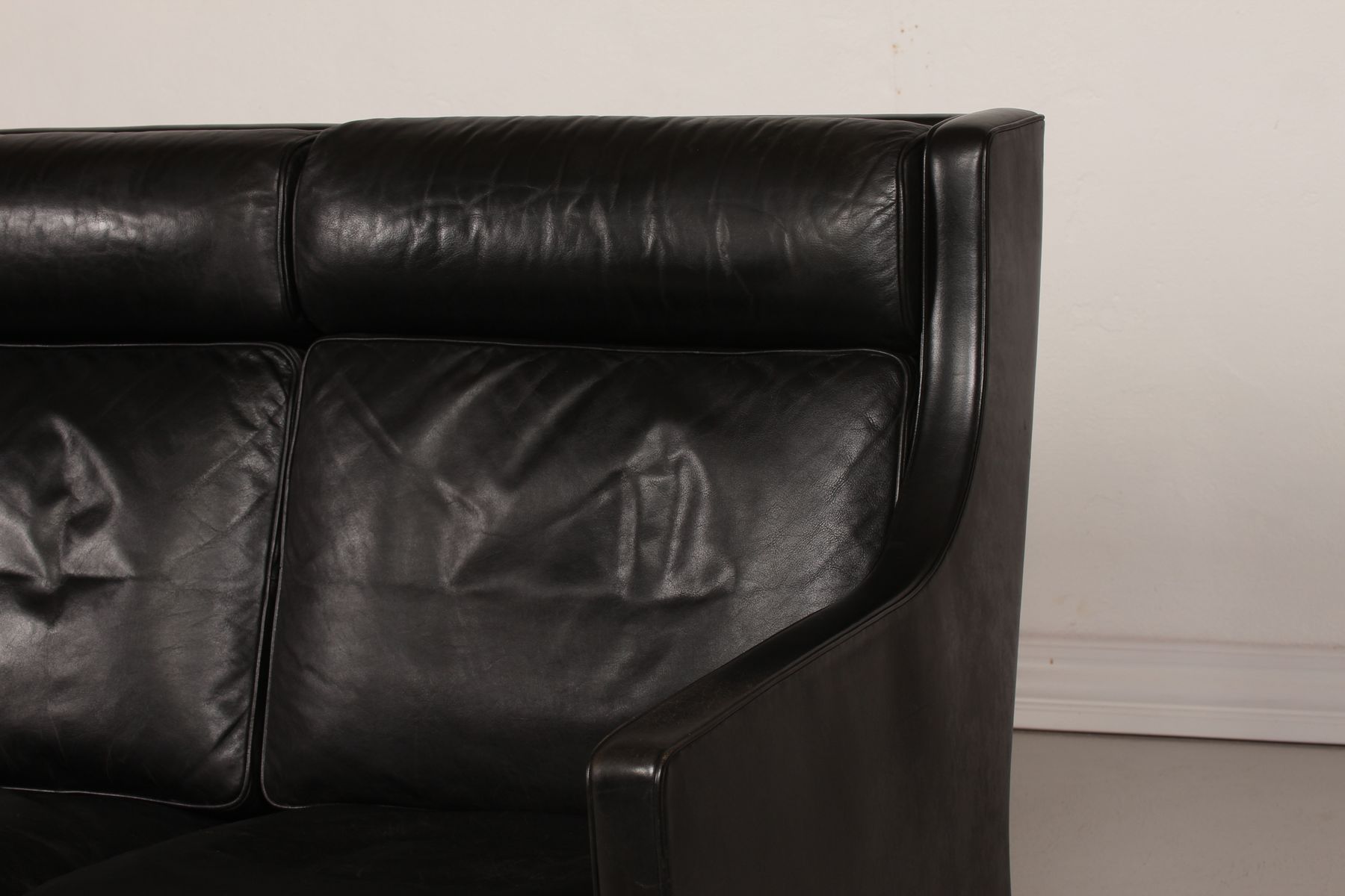 Model 2432 Black Leather Sofa With Oak Legs By Børge Mogensen For Model 2432 Black Leather Sofa With Oak Legs By Børge Mogensen For Fredericia 1960s