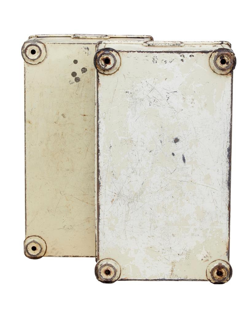 Cajas de almacenamiento industriales de acero, años 20. Juego de 2 en