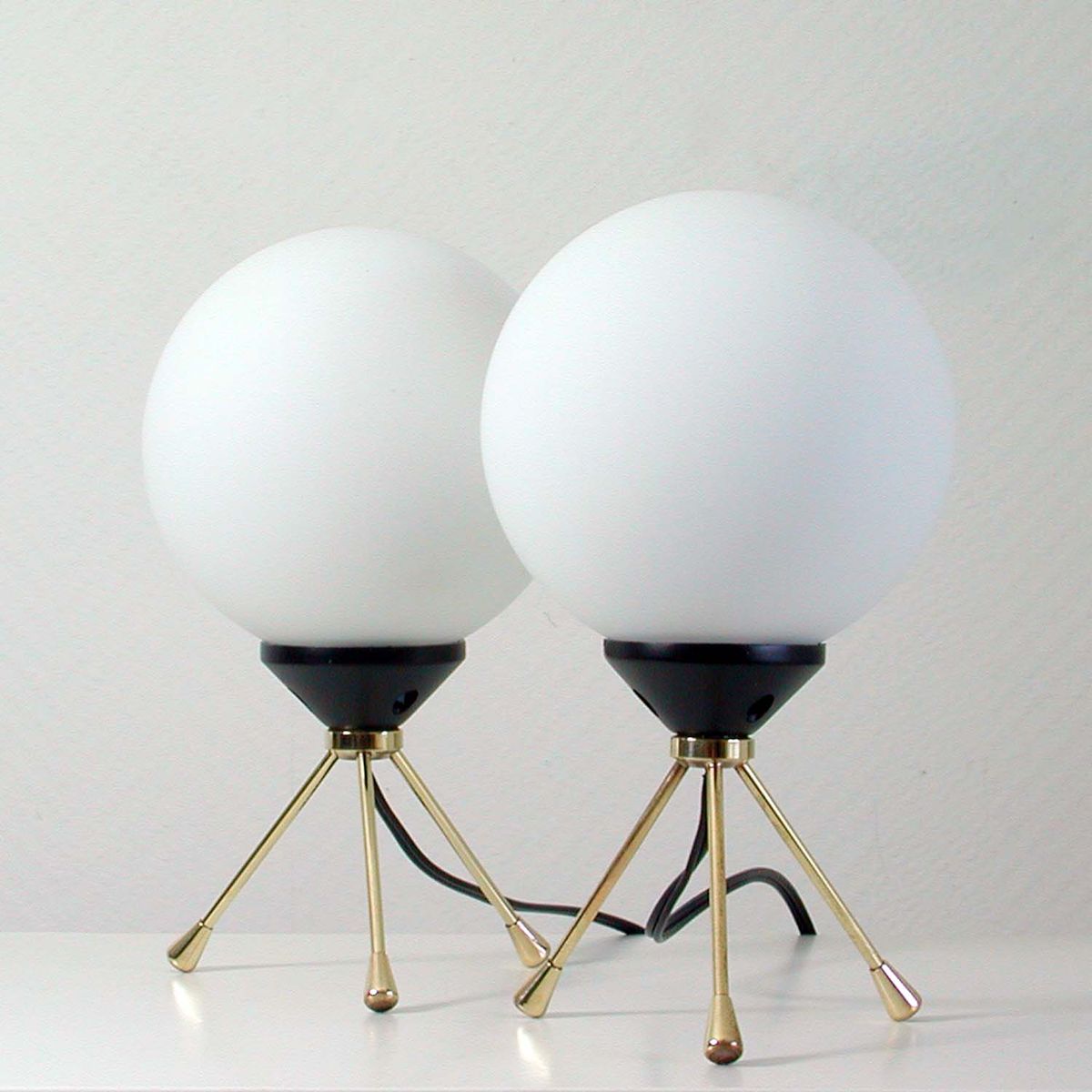 Mid Century Italian Tripod Sputnik Table Lamps Set Of 2 For At Mid Century Italian Tripod Sputnik Table Lamps Set Of 2