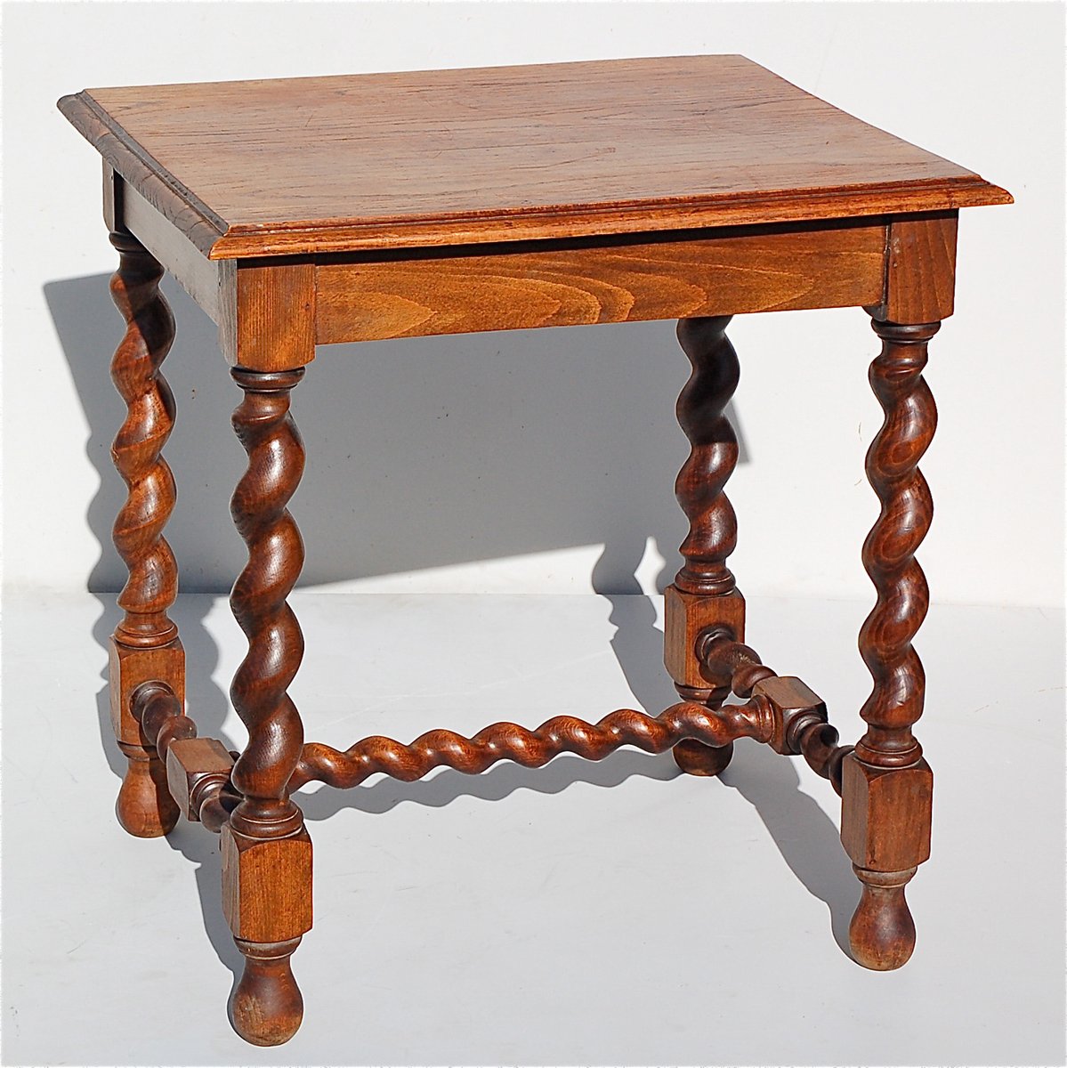 Vintage Oak Side Table With Barley Twist Legs For At Pamono Vintage Oak Side Table With Barley Twist Legs