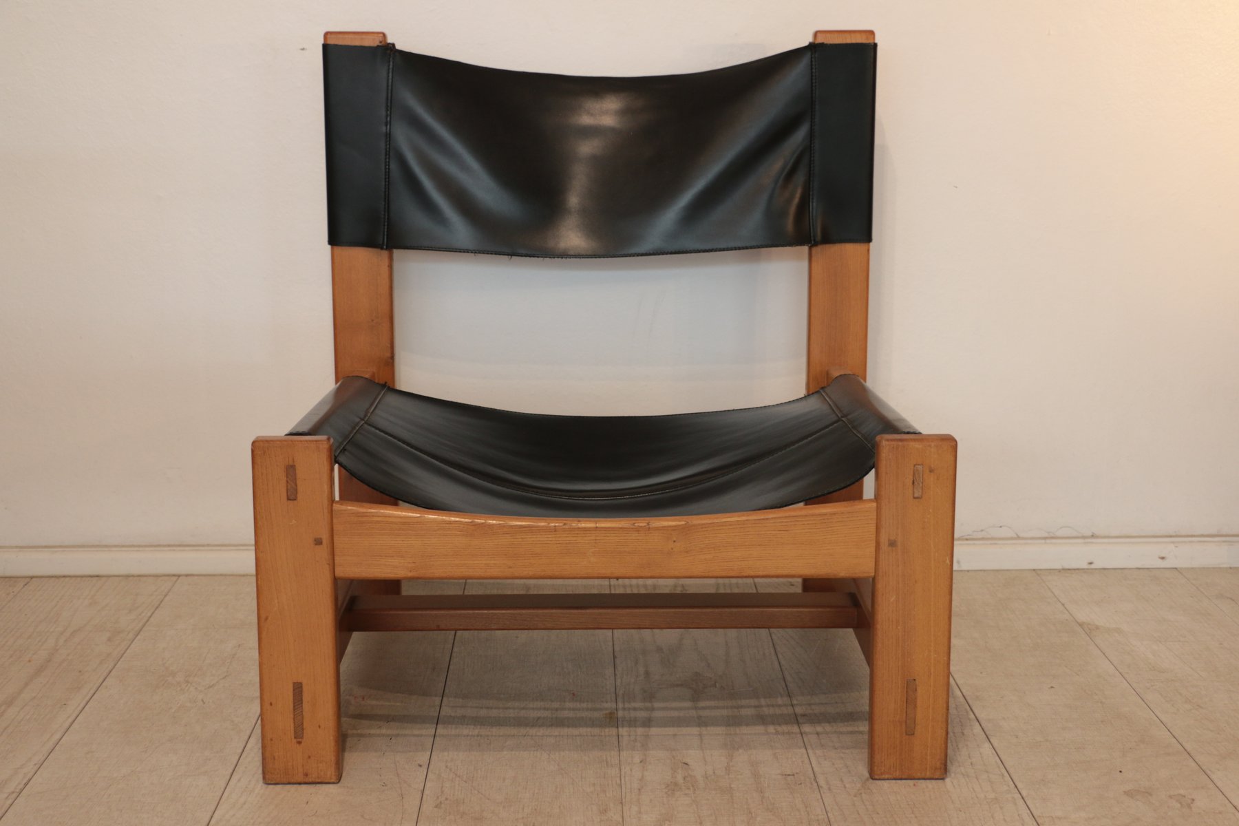 Natural Wood Black Leather Lounge Chairs 1970s Set Of 2 For Natural Wood Black Leather Lounge Chairs 1970s Set Of 2