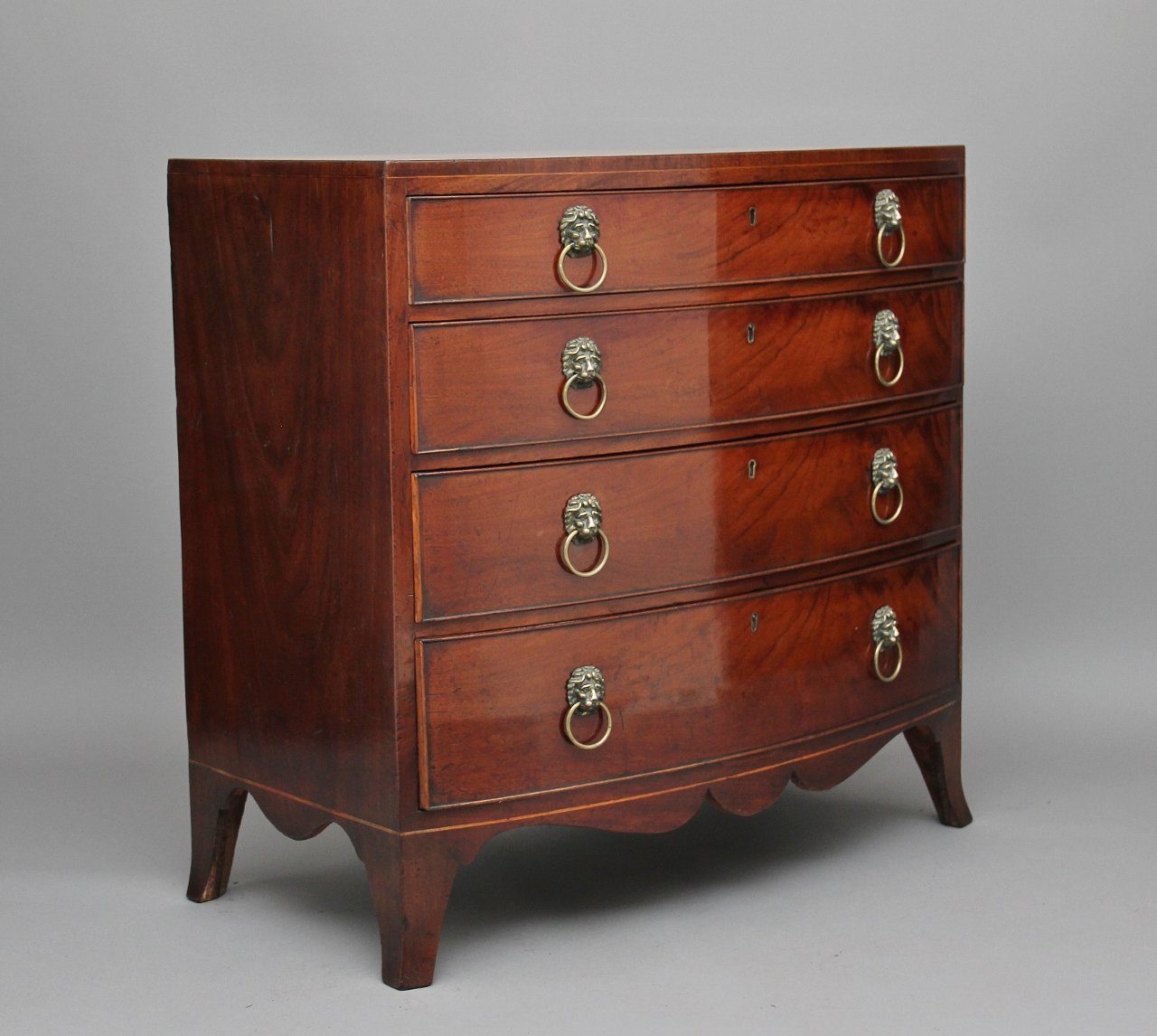 Mahogany Bow Front Dresser, 1800s for sale at Pamono