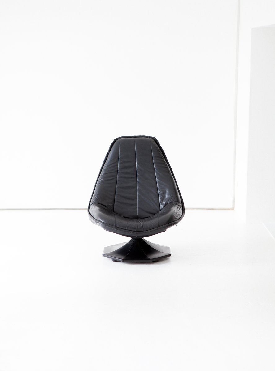 Swedish Black Leather Swivel Lounge Chair, 1960s for sale at Pamono