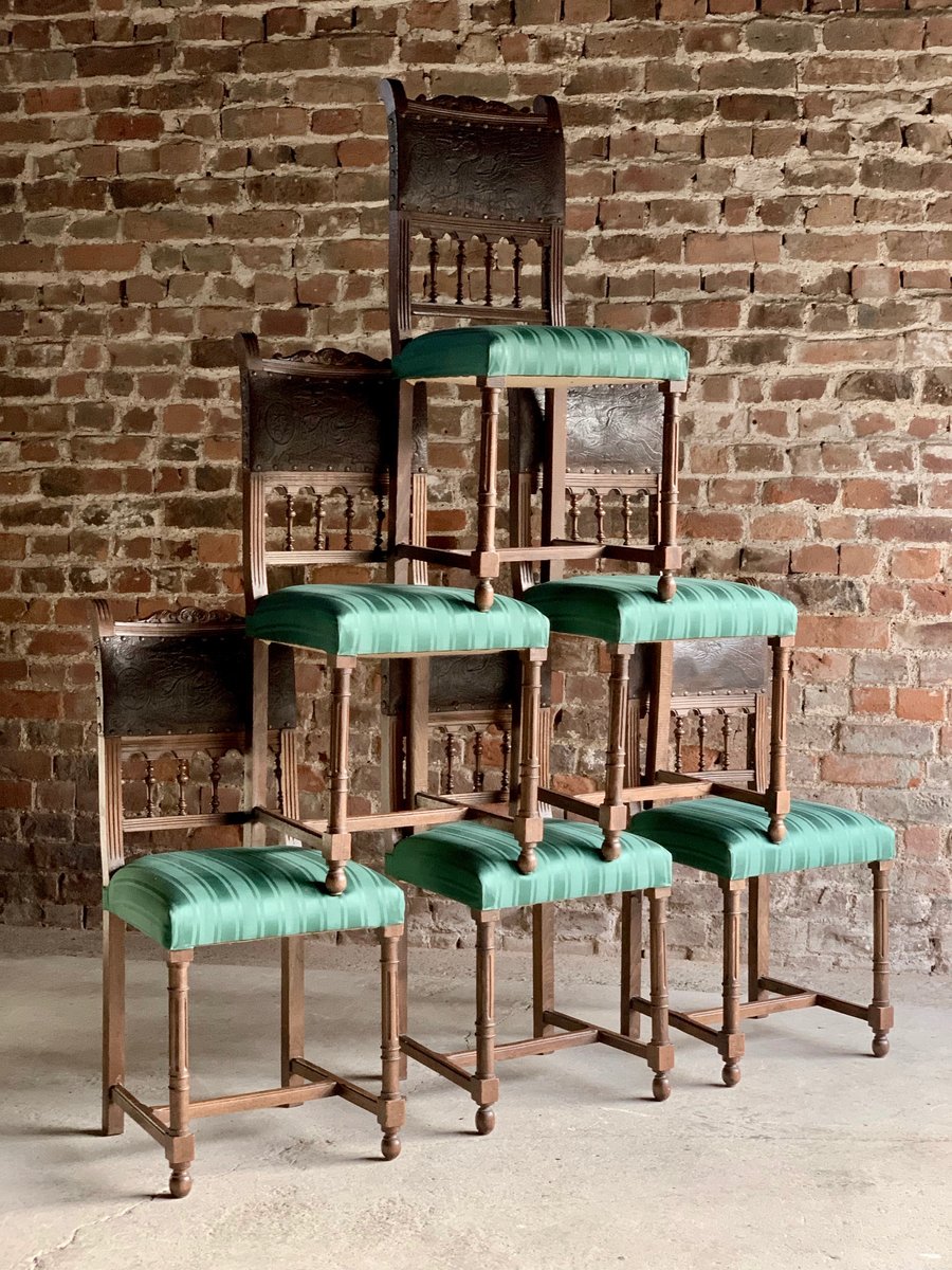 Sillas de comedor italianas antiguas de roble y cuero, década de 1890