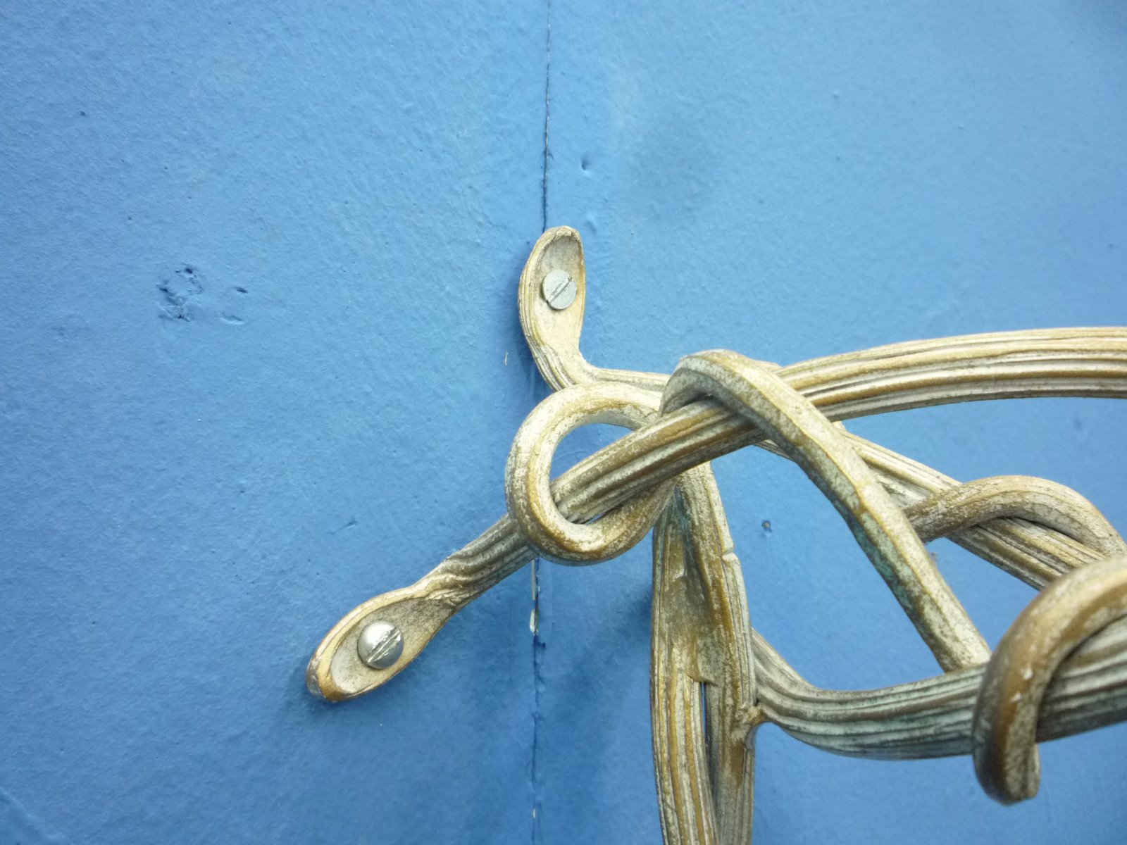 MidCentury Handmade Metal Wall Hanger for sale at Pamono