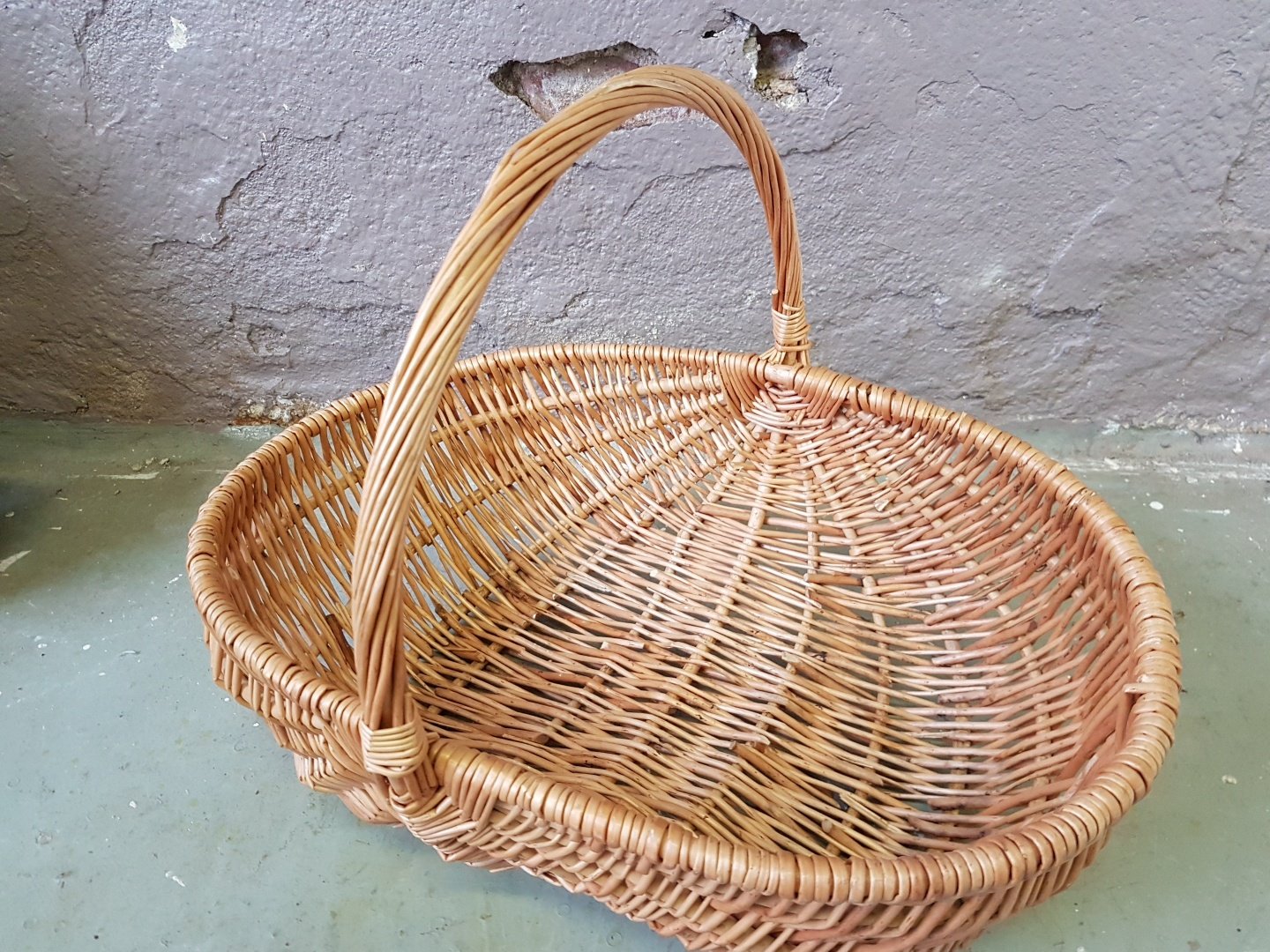 Vintage French Wicker Basket, 1970s for sale at Pamono