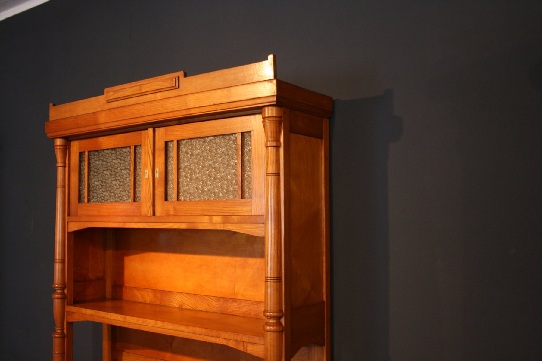 Vintage Küchenschrank aus Eschenholz, 1920er bei Pamono kaufen