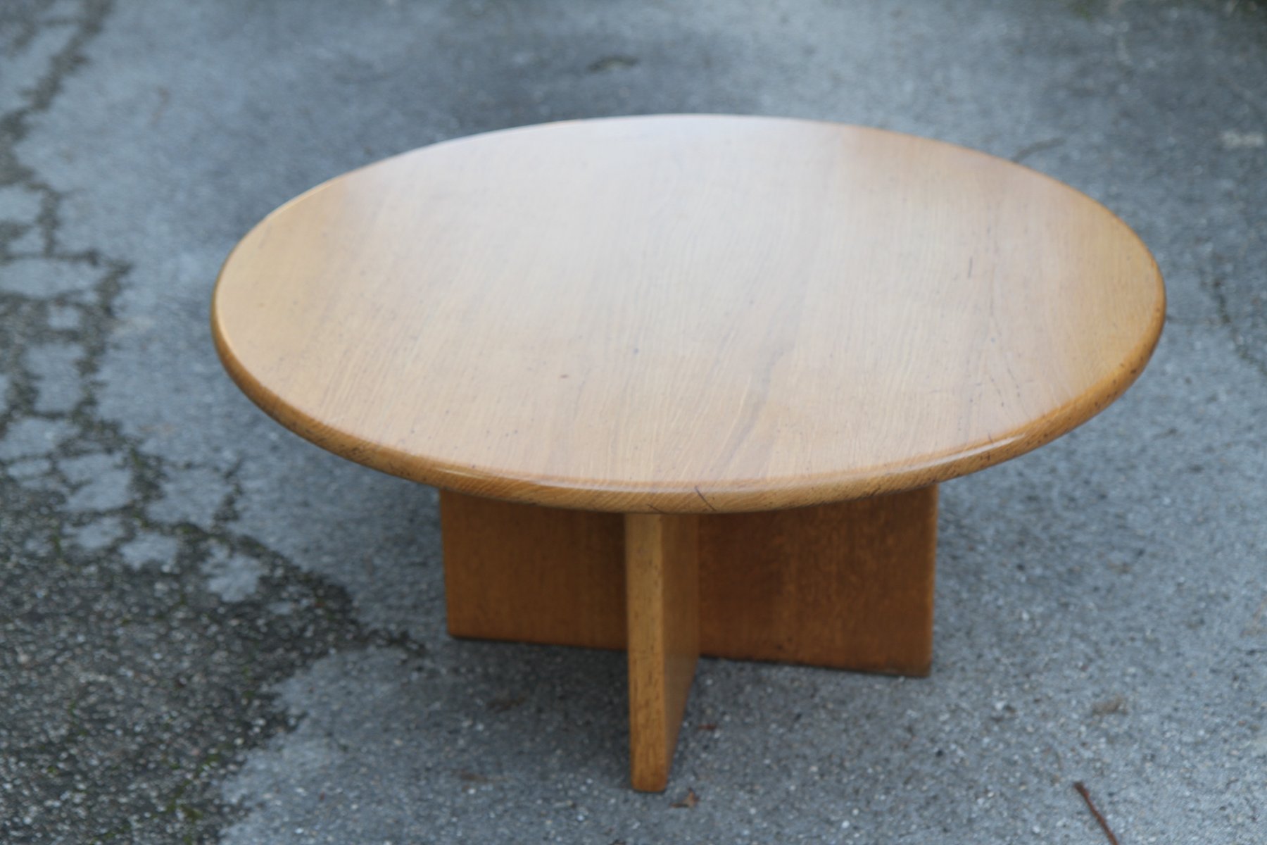 Vintage French Round Oak Coffee Table for sale at Pamono