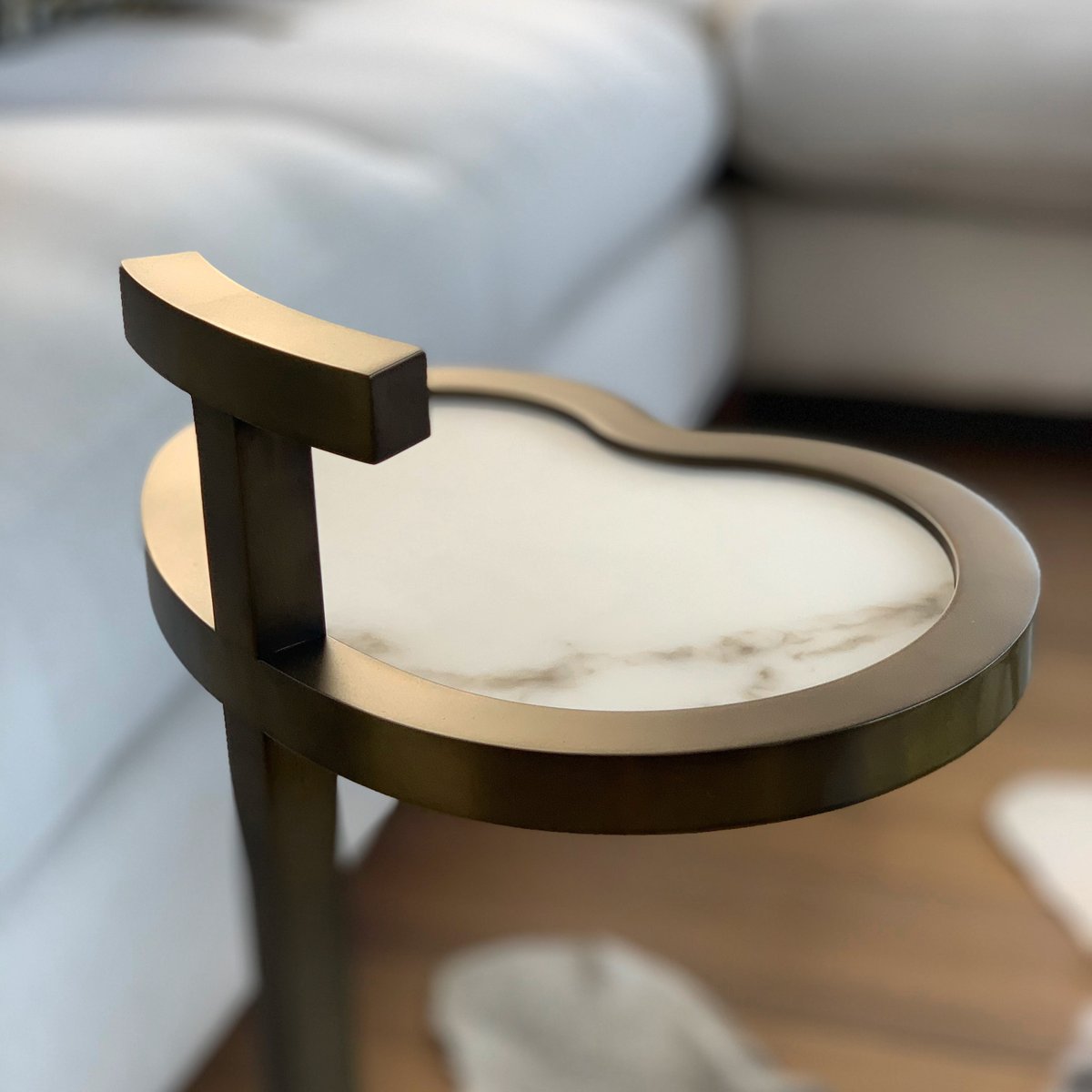 Vesper Martini Bean Table by Casa Botelho for sale at Pamono