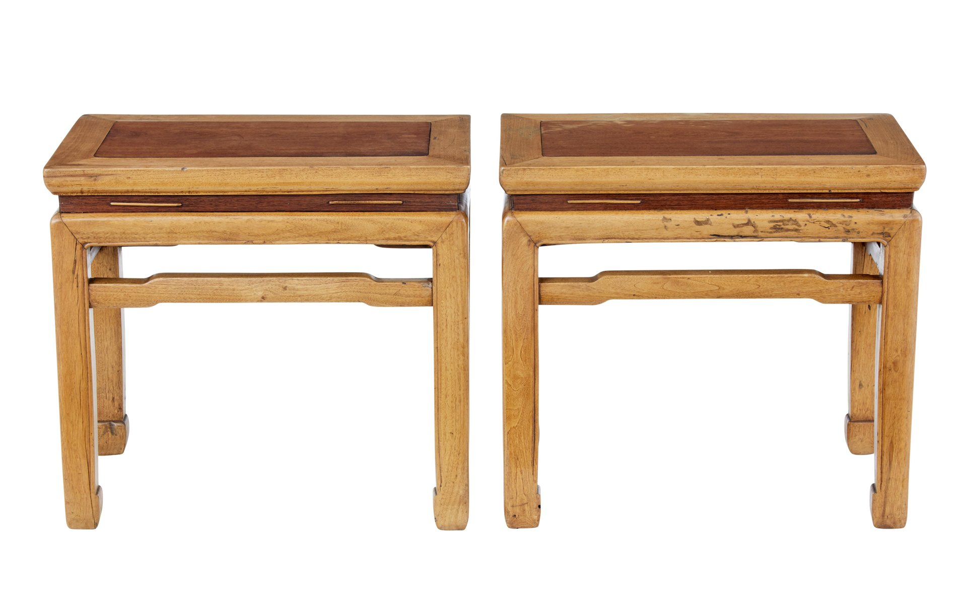 Taburetes antiguos de madera Taburetes antiguos de madera