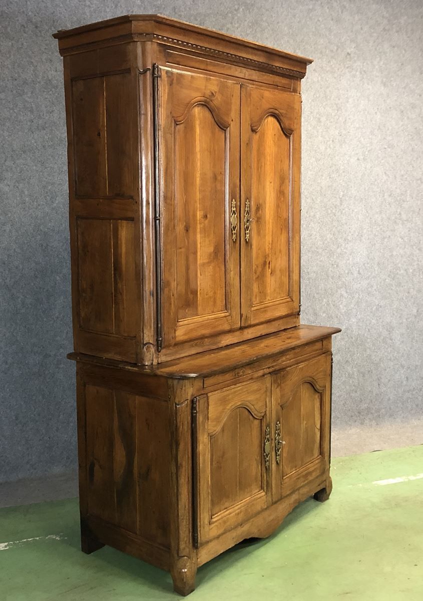 buffet 2 corps antique en ch 226 taignier en vente sur pamono buffet 2 corps antique en ch 226 taignier en vente sur pamono