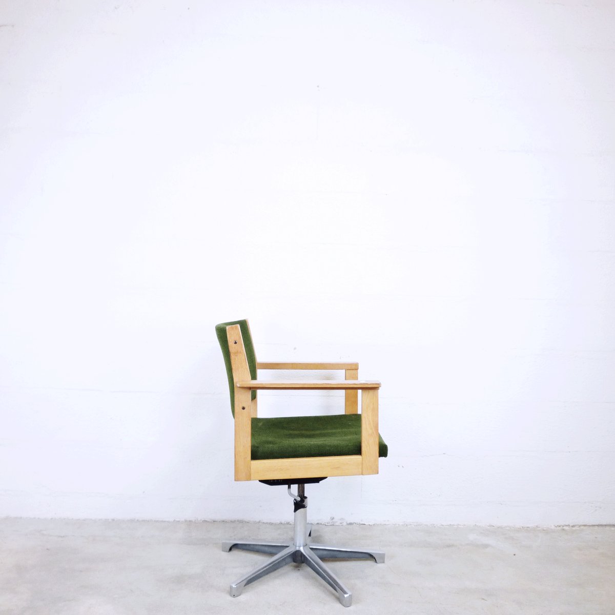 Swedish Office Chair, 1953 for sale at Pamono