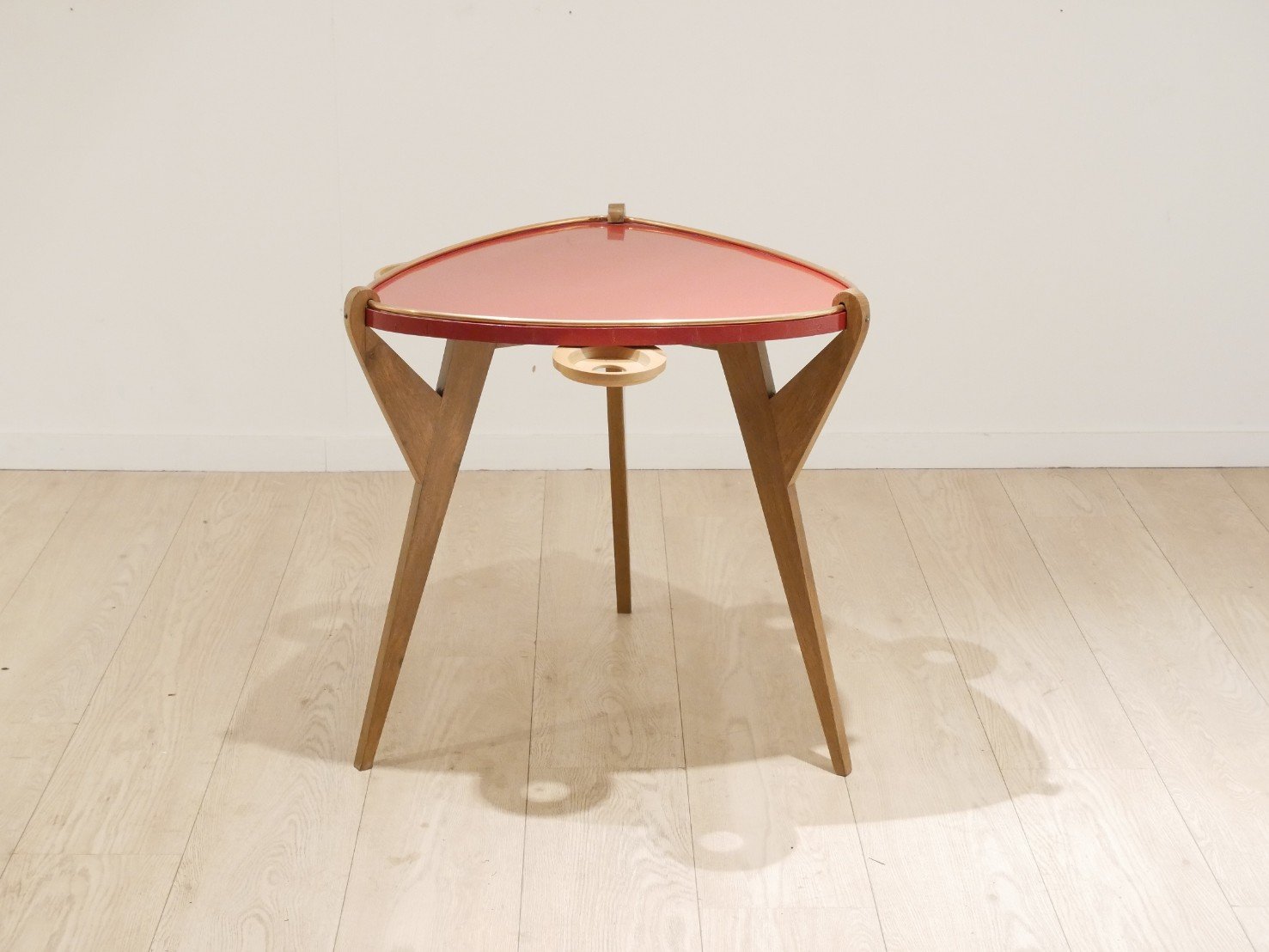 french red lacquered tripod side table 1950s ES-410065