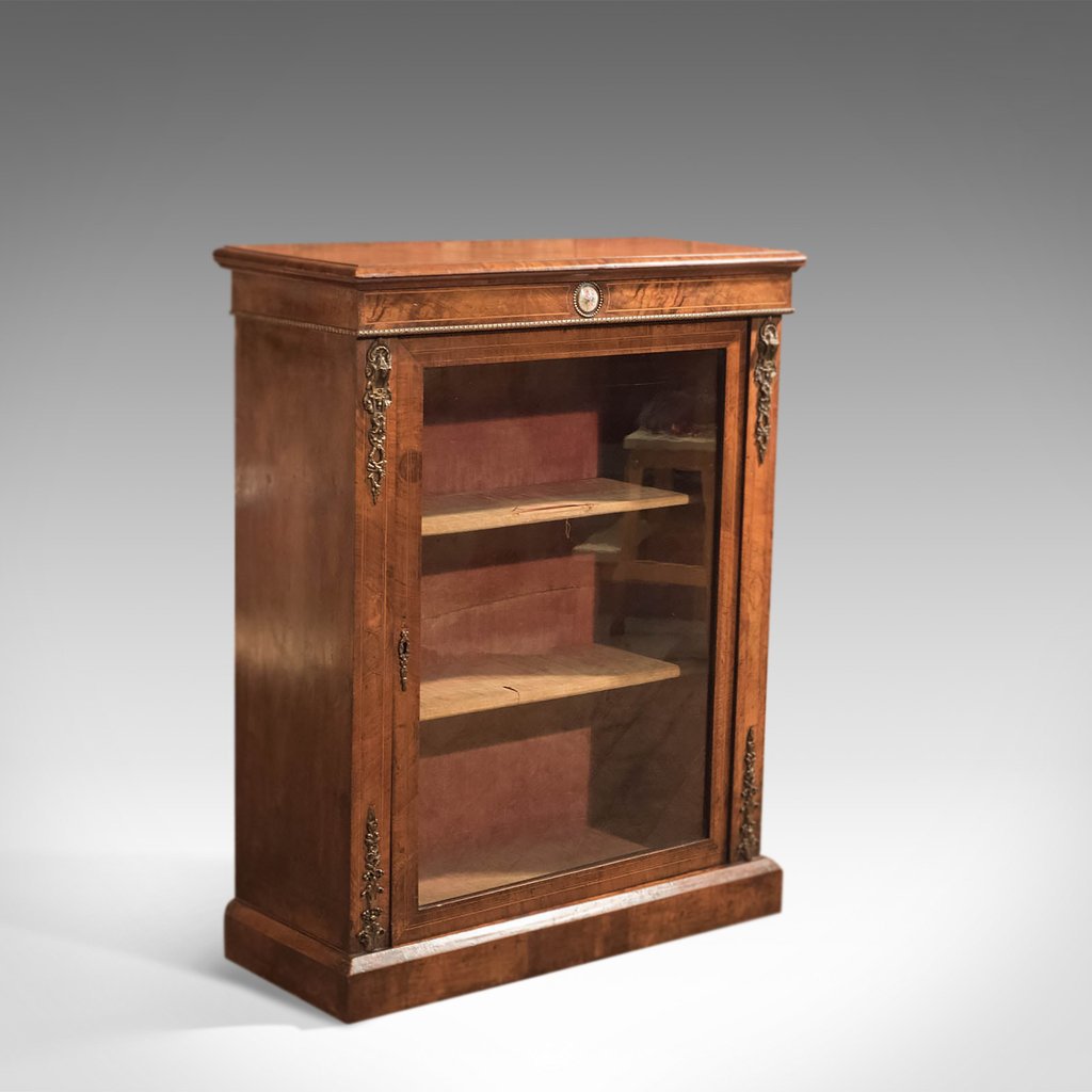 Mueble francés antiguo de nogal, década de 1880 en venta en Pamono