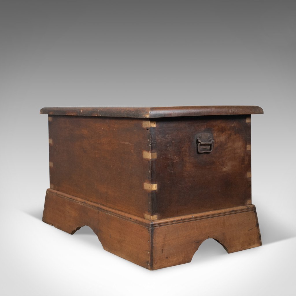 Antique Teak Dowry Chest for sale at Pamono