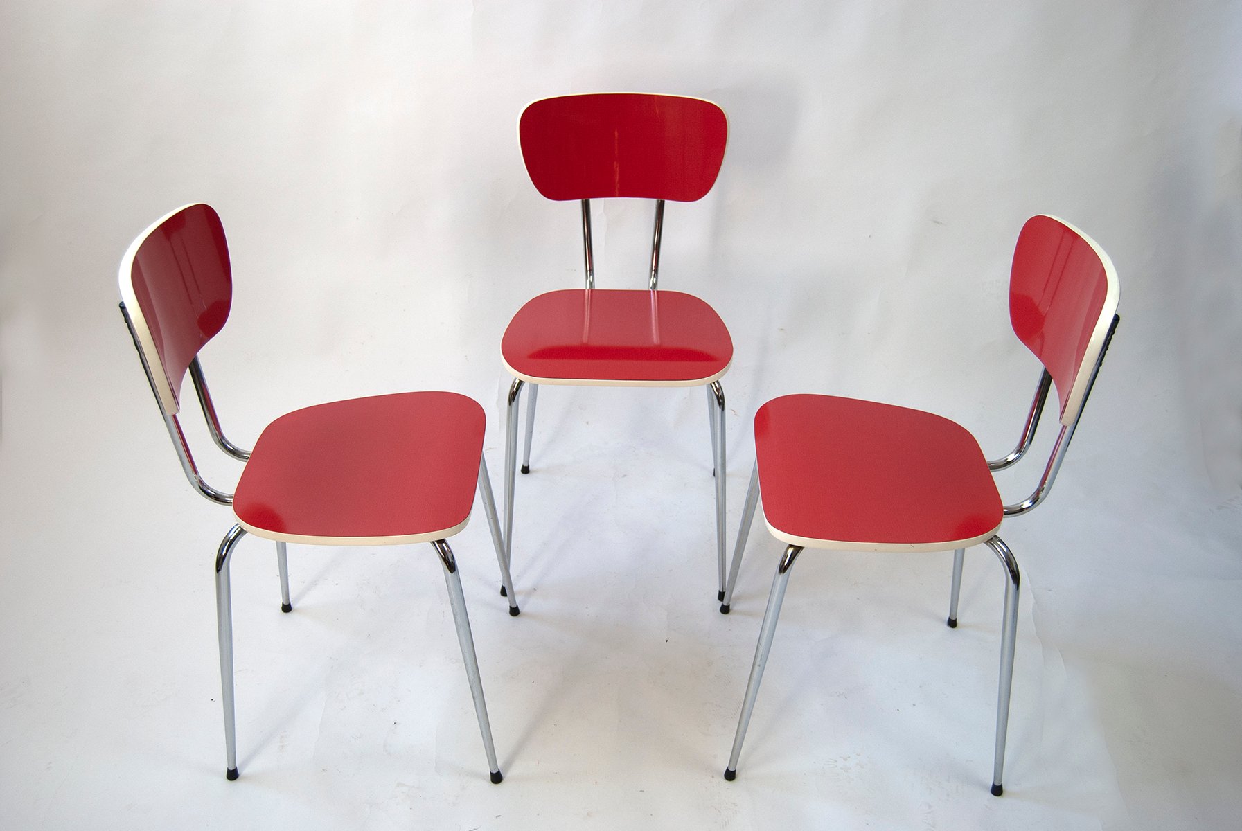 Set with Red Formica Kitchen Table and 3 Chairs, 1960s en vente sur Pamono