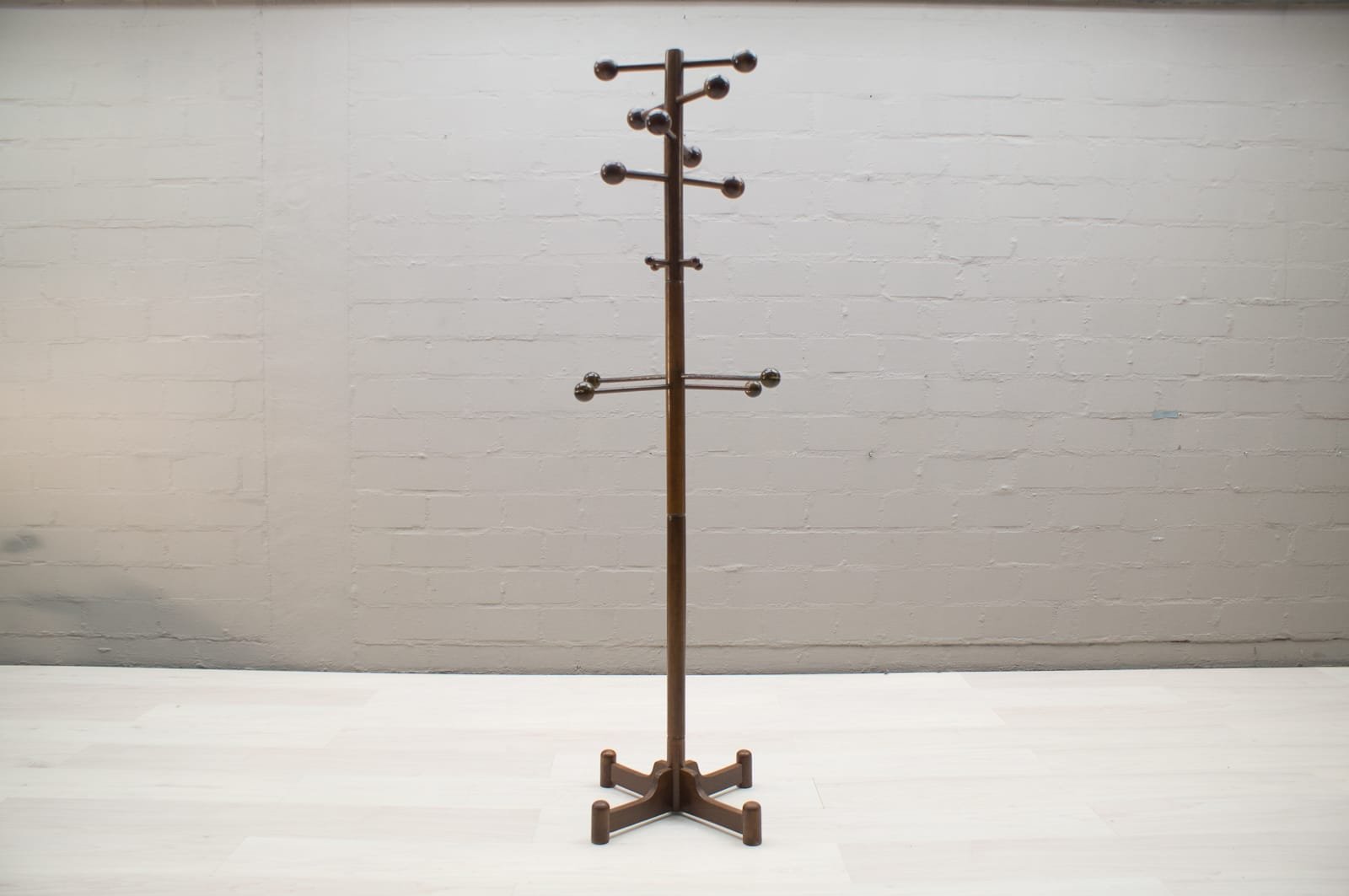 sputnik coat rack