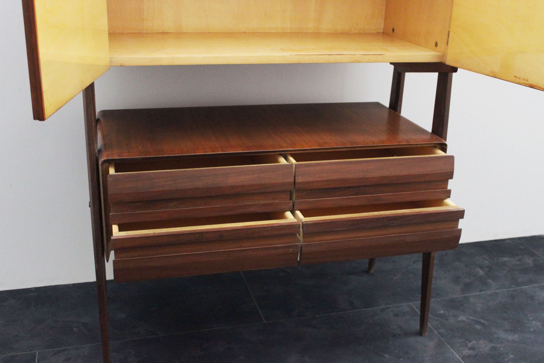 Mid-Century Barschrank bei Pamono kaufen