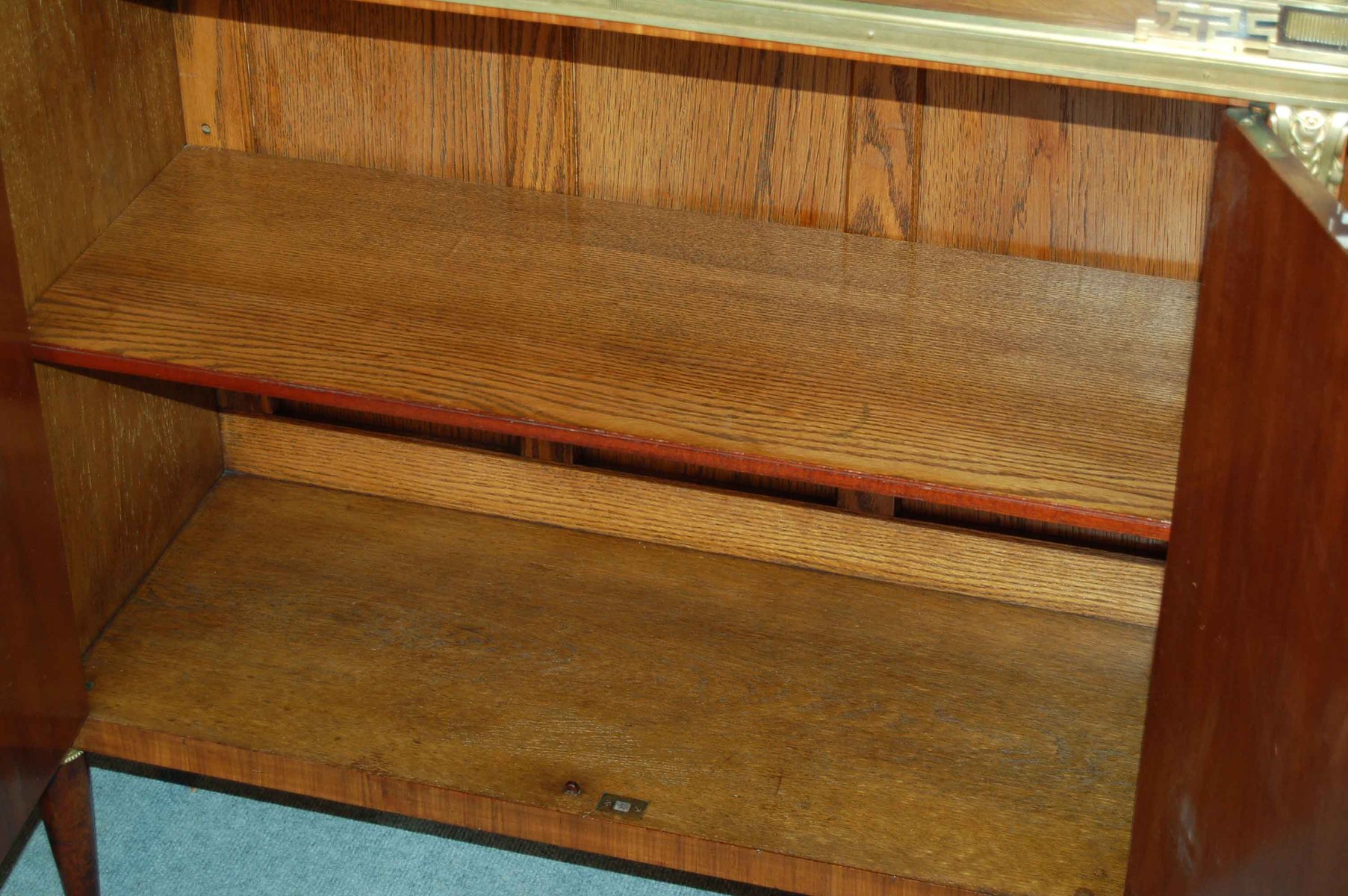 Antiker Schrank mit Intarsien & vergoldeter Bronze von Mercier Frères