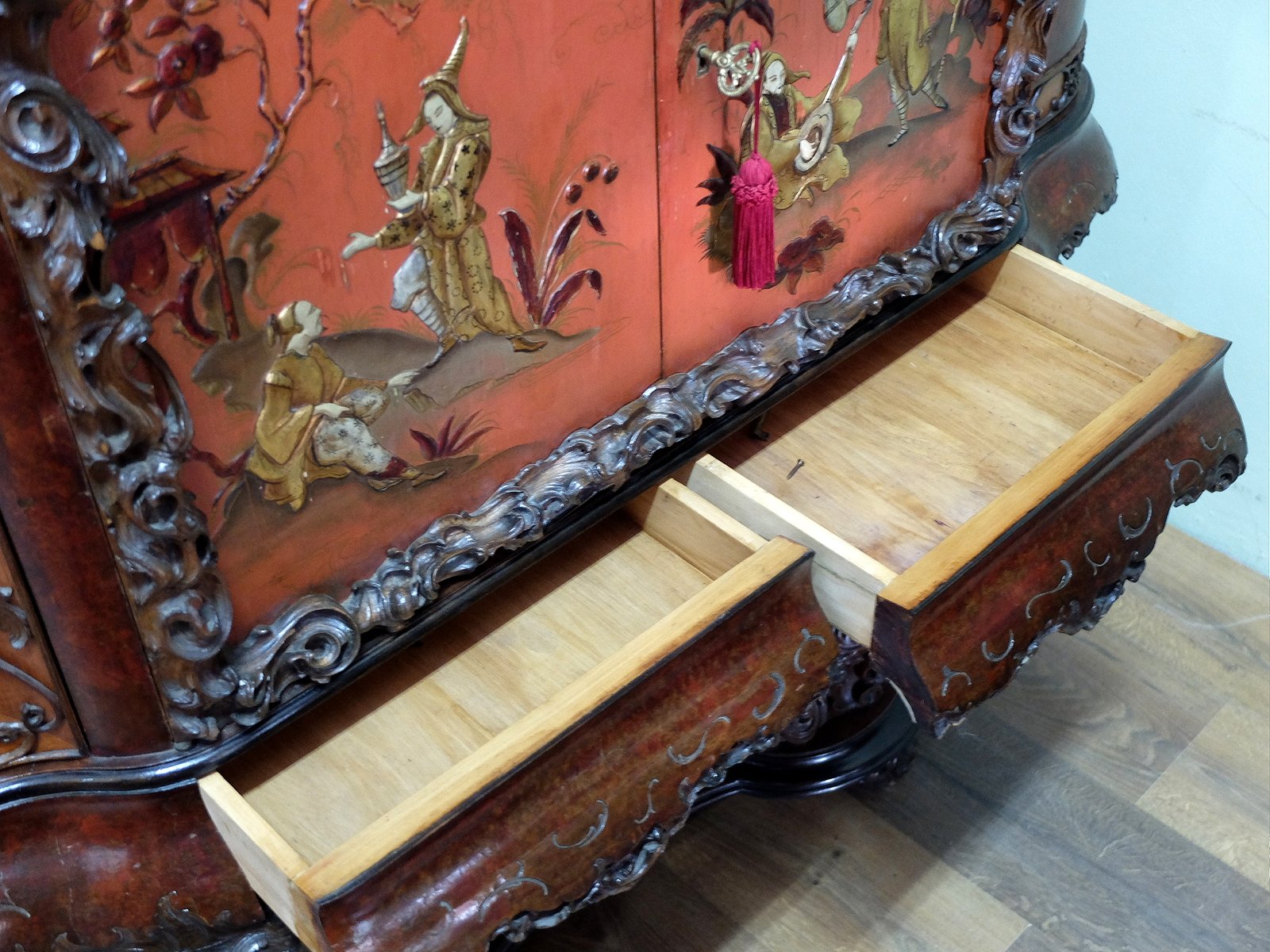 Chinesischer Barschrank, 1940er bei Pamono kaufen